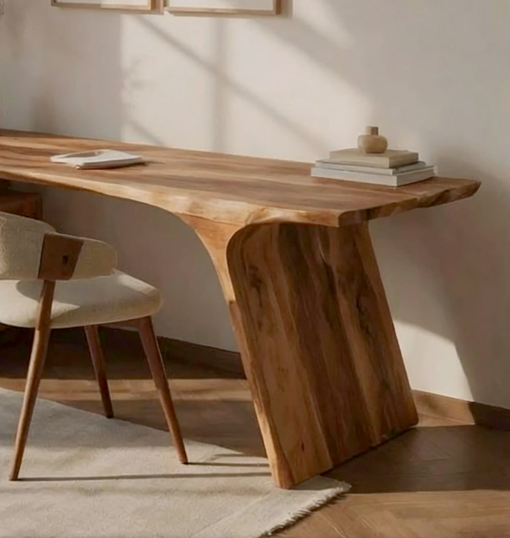 Arbeitsschreibtisch aus Massivholz mit funktionalen Schubladen und minimalistischem Design