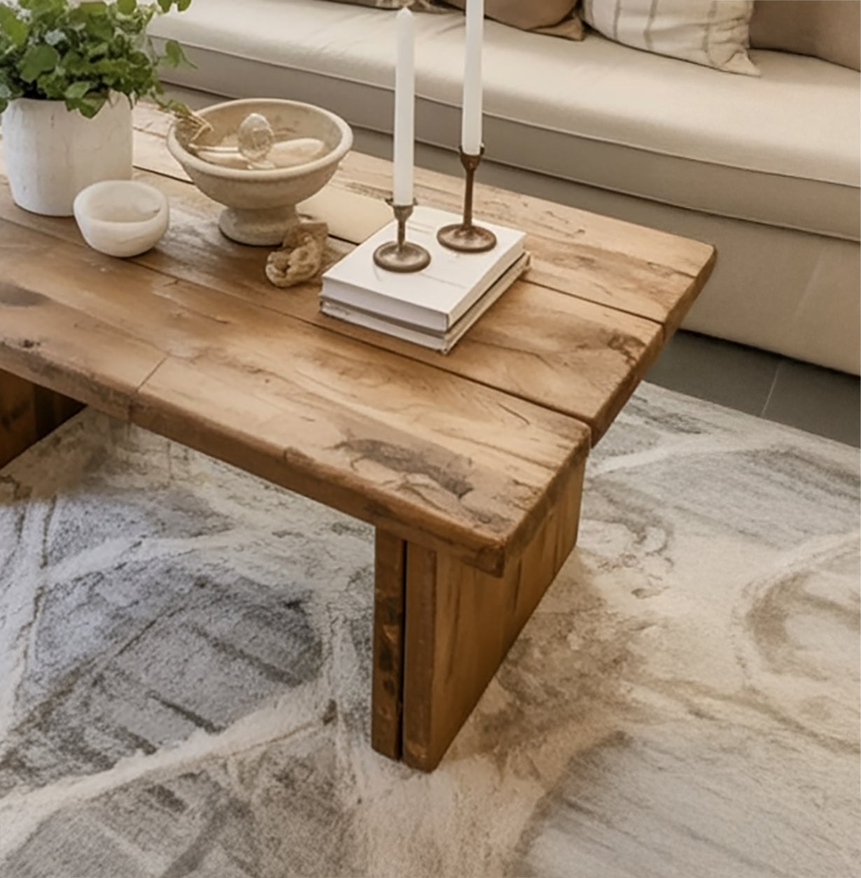 Handgefertigter organischer Holz-Couchtisch – rustikal & minimalistisch