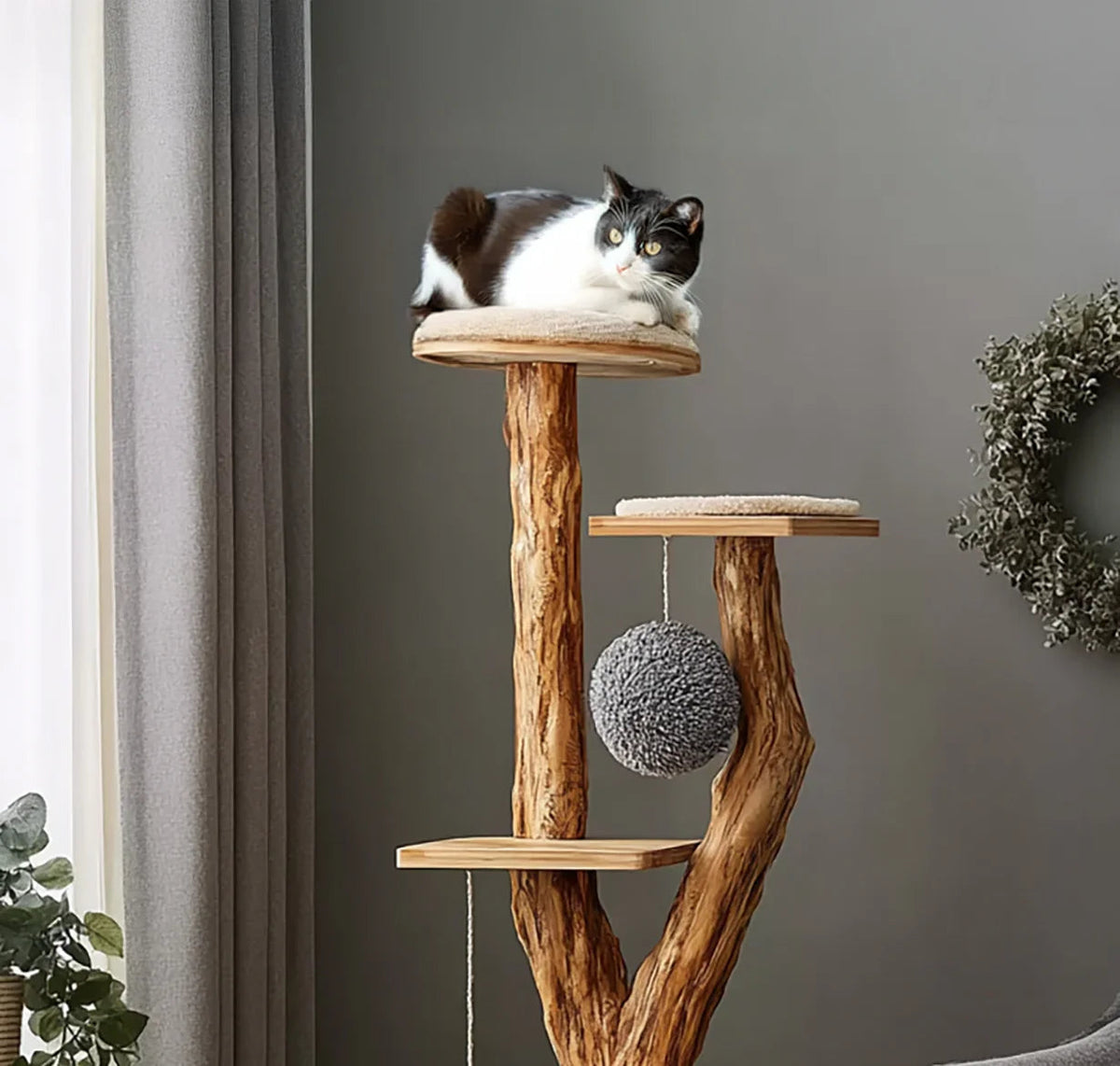 Hochwertige Katzenmöbel aus Naturholz für Wohnungskatzen