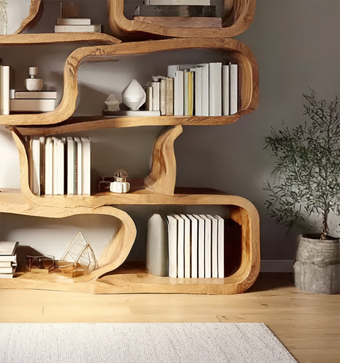 Handgefertigtes Massivholz-Bücherregal – Modernes & Künstlerisches Design