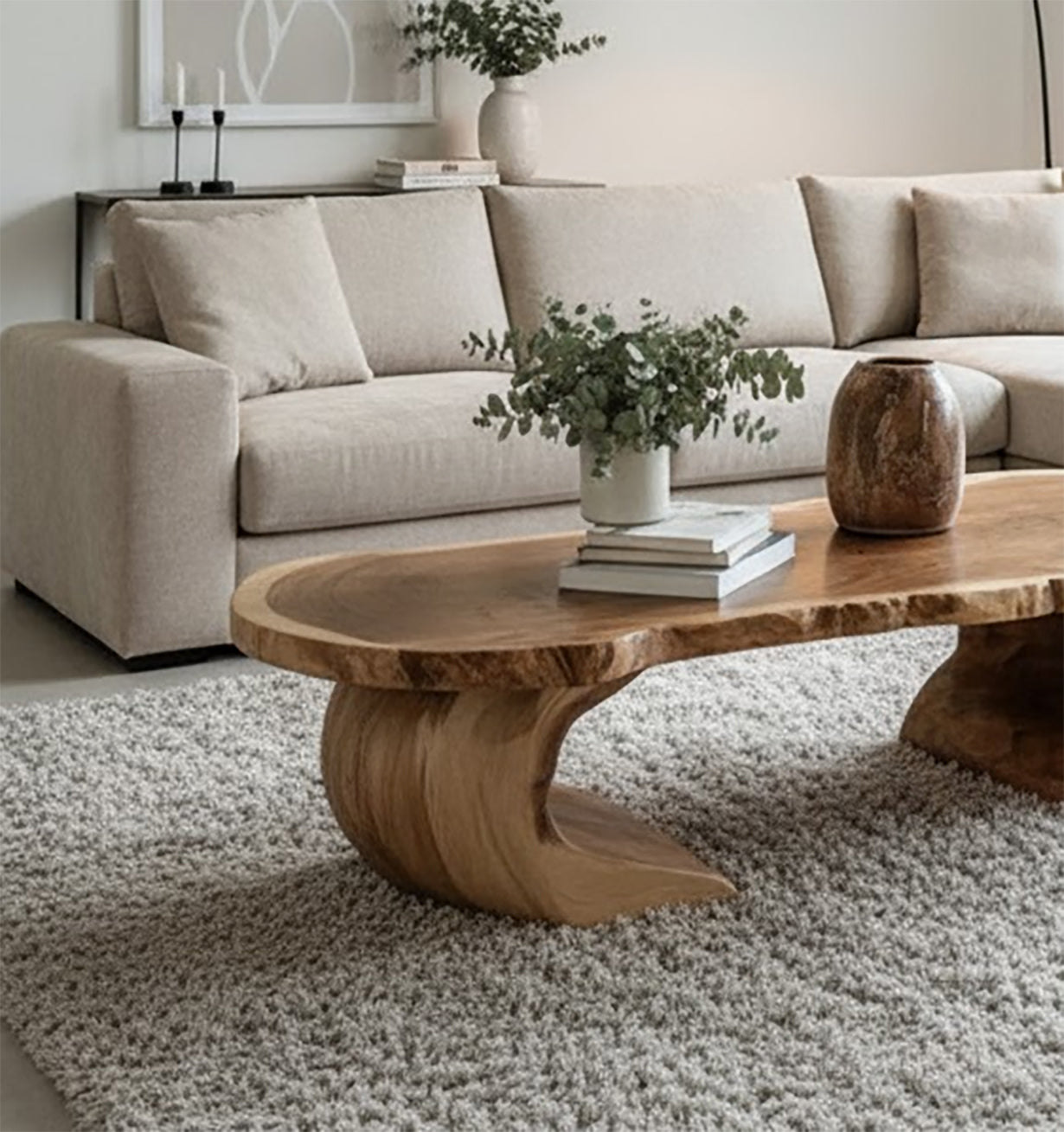 Rustikaler handgefertigter Couchtisch – Live-Edge Massivholz Farmhouse Tisch