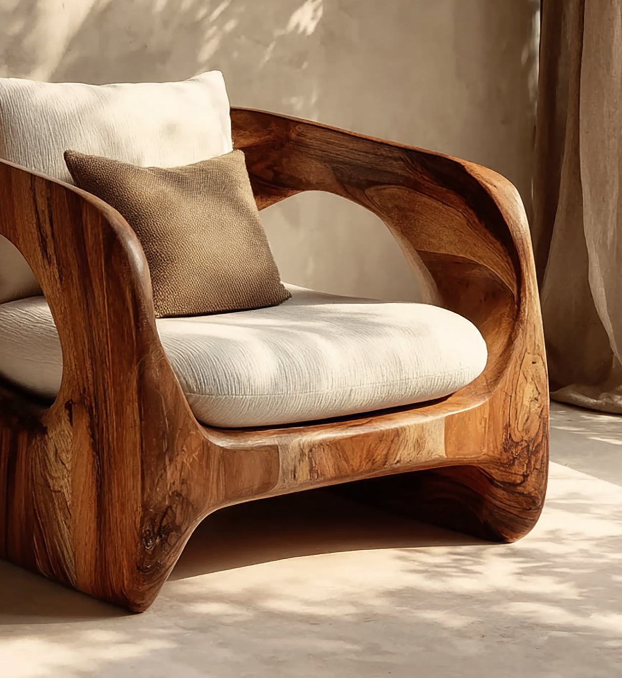 Handgefertigter Holz Sessel – Organischer Designer Armlehnsessel