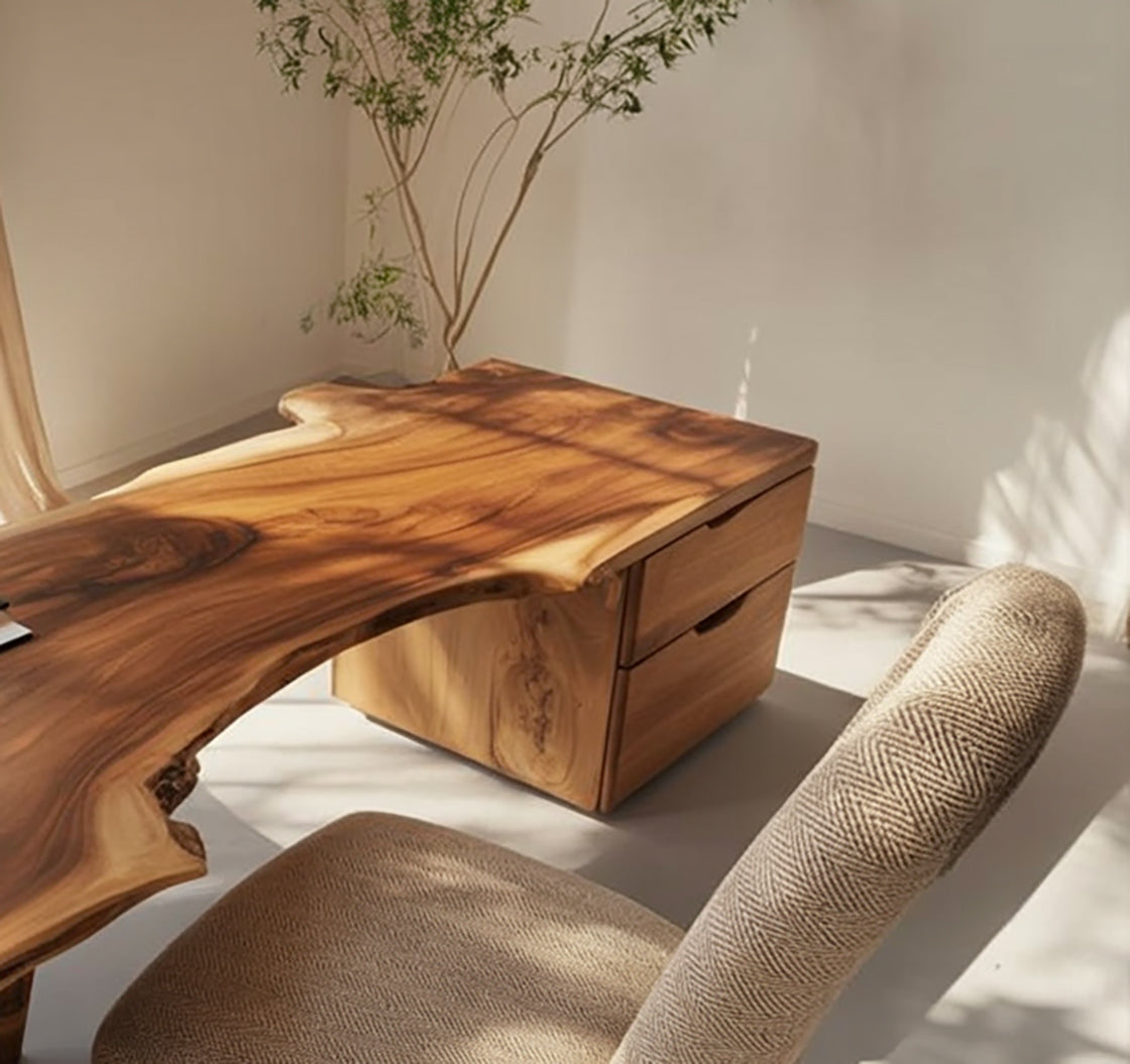 Handgefertigter Live-Edge Massivholz-Schreibtisch mit Stauraum