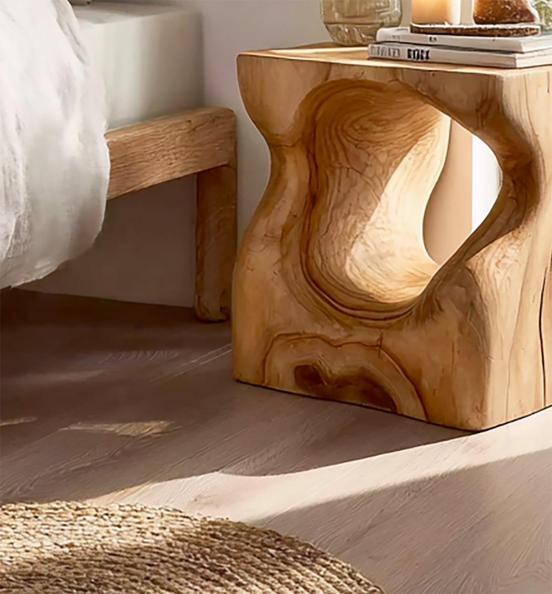 Landhaus-Nachtisch fürs Schlafzimmer – rustikaler Holz-Nachttisch mit Schublade