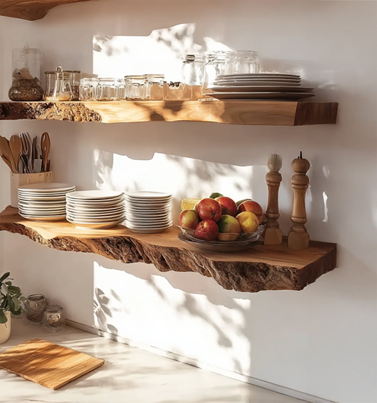 Massivholz-Wandregal – Handgefertigt, Live Edge, Skulpturales Wellen-Design