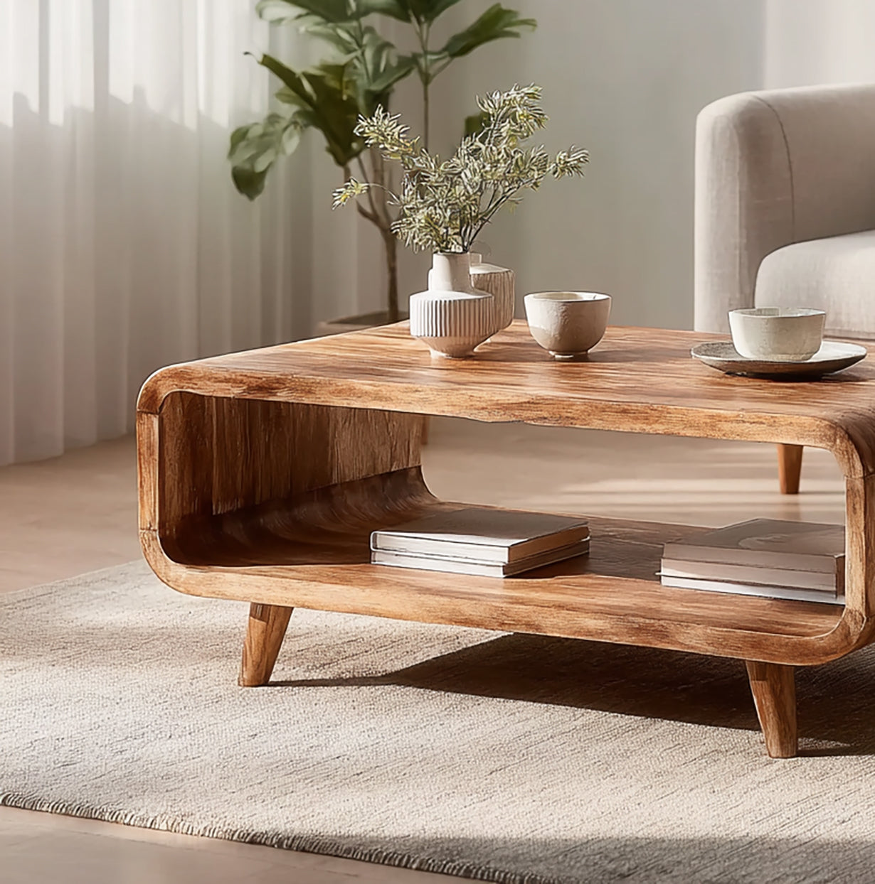 Mid Century Couchtisch aus Massivholz – Live Edge Design