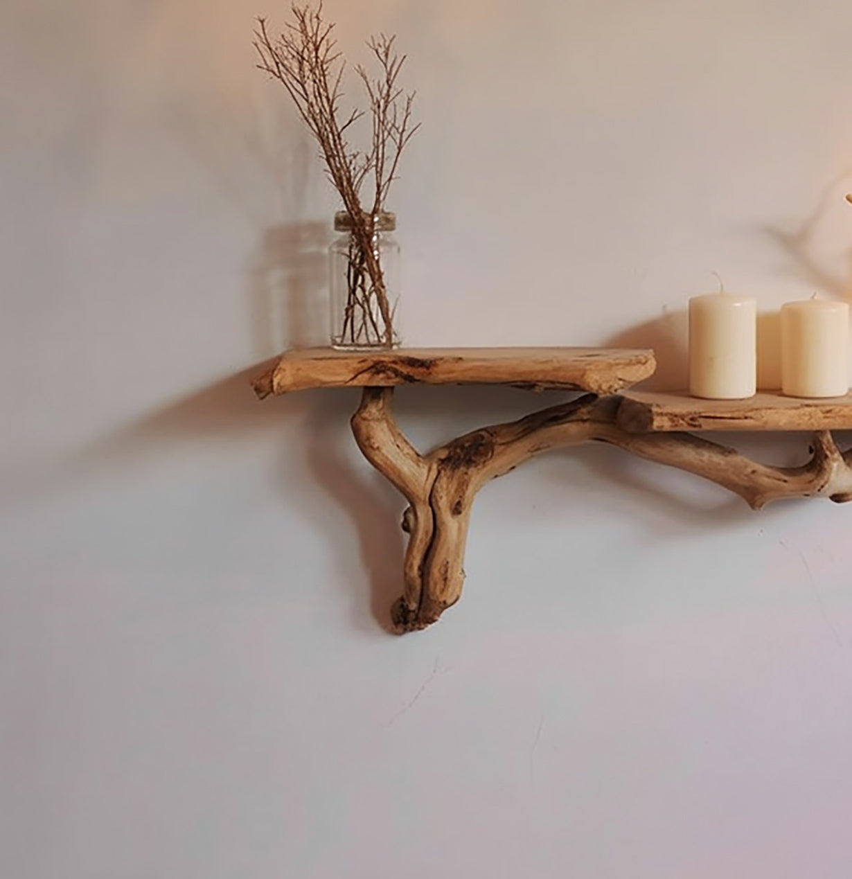 Live Edge Floating Wandregale – Handgefertigte Massivholz Wanddeko