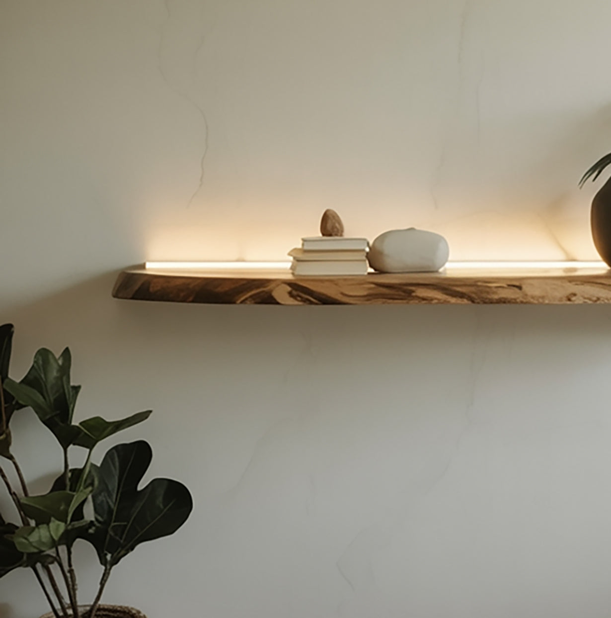 Massivholz Floating Wandregal – Rustikales Live Edge Holzregal