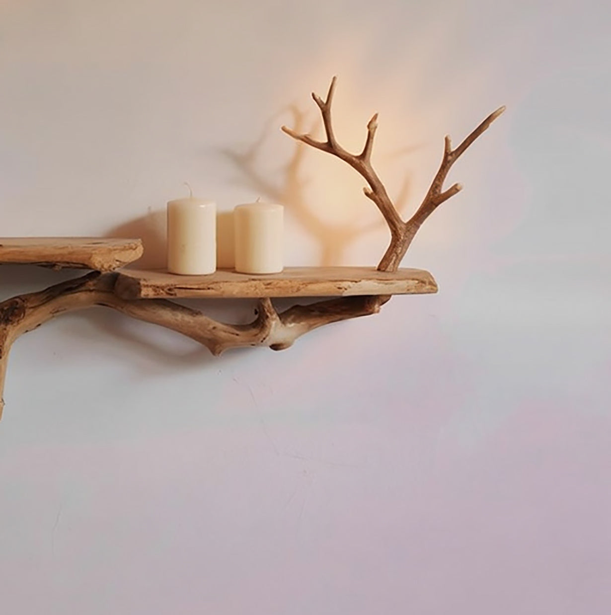 Live Edge Floating Wandregale – Handgefertigte Massivholz Wanddeko