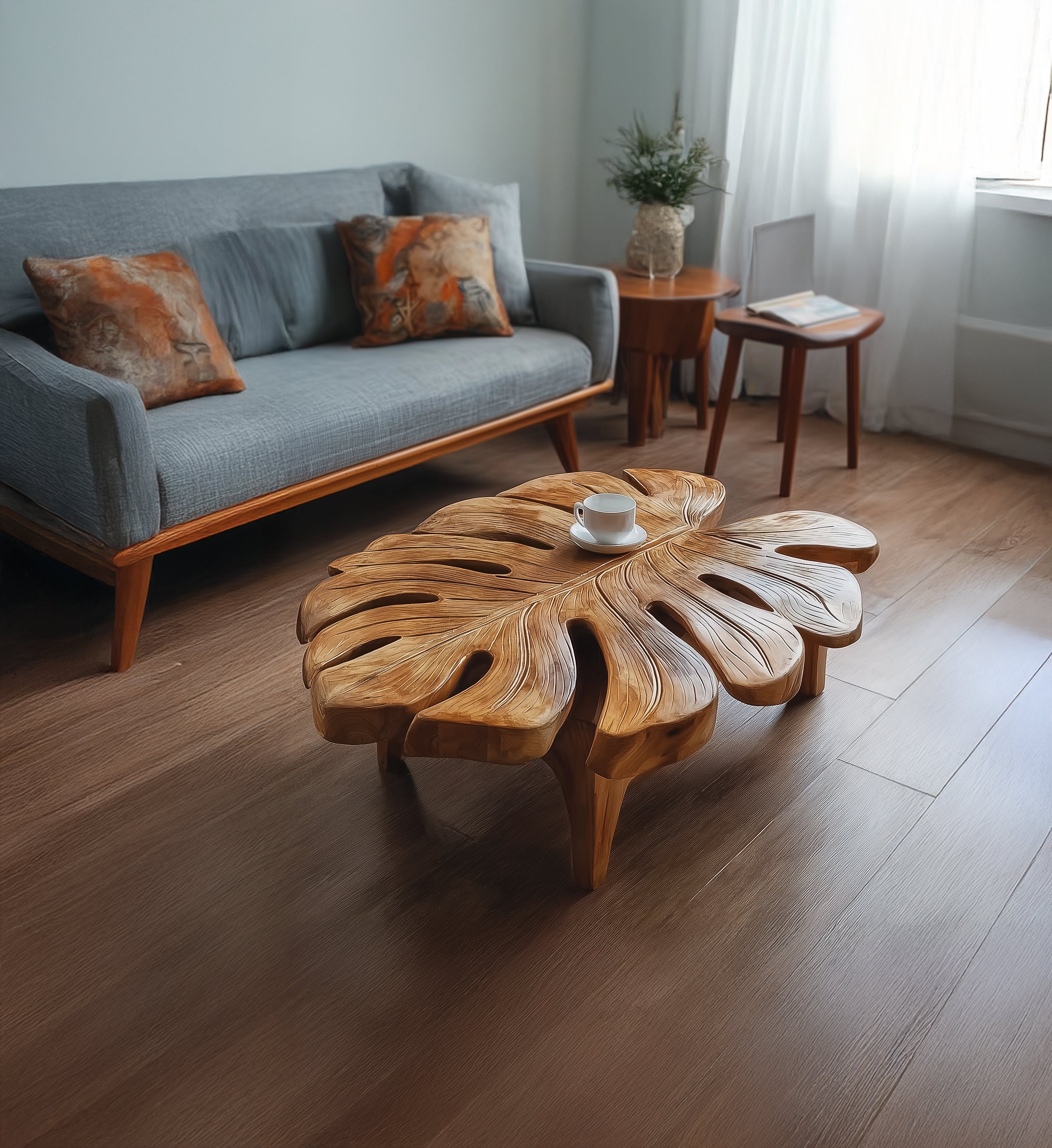 Handgefertigter Couchtisch aus Massivholz im Boho-Modern Stil