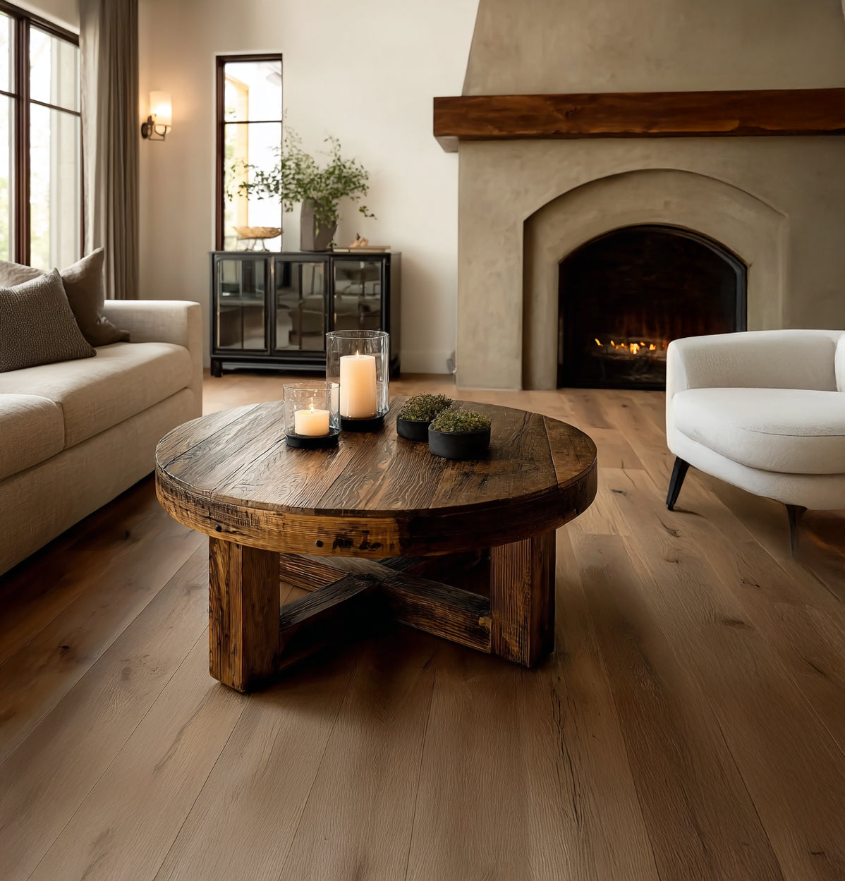 Runder Eichen-Couchtisch – Rustikales Upcycling-Holz im Landhausstil