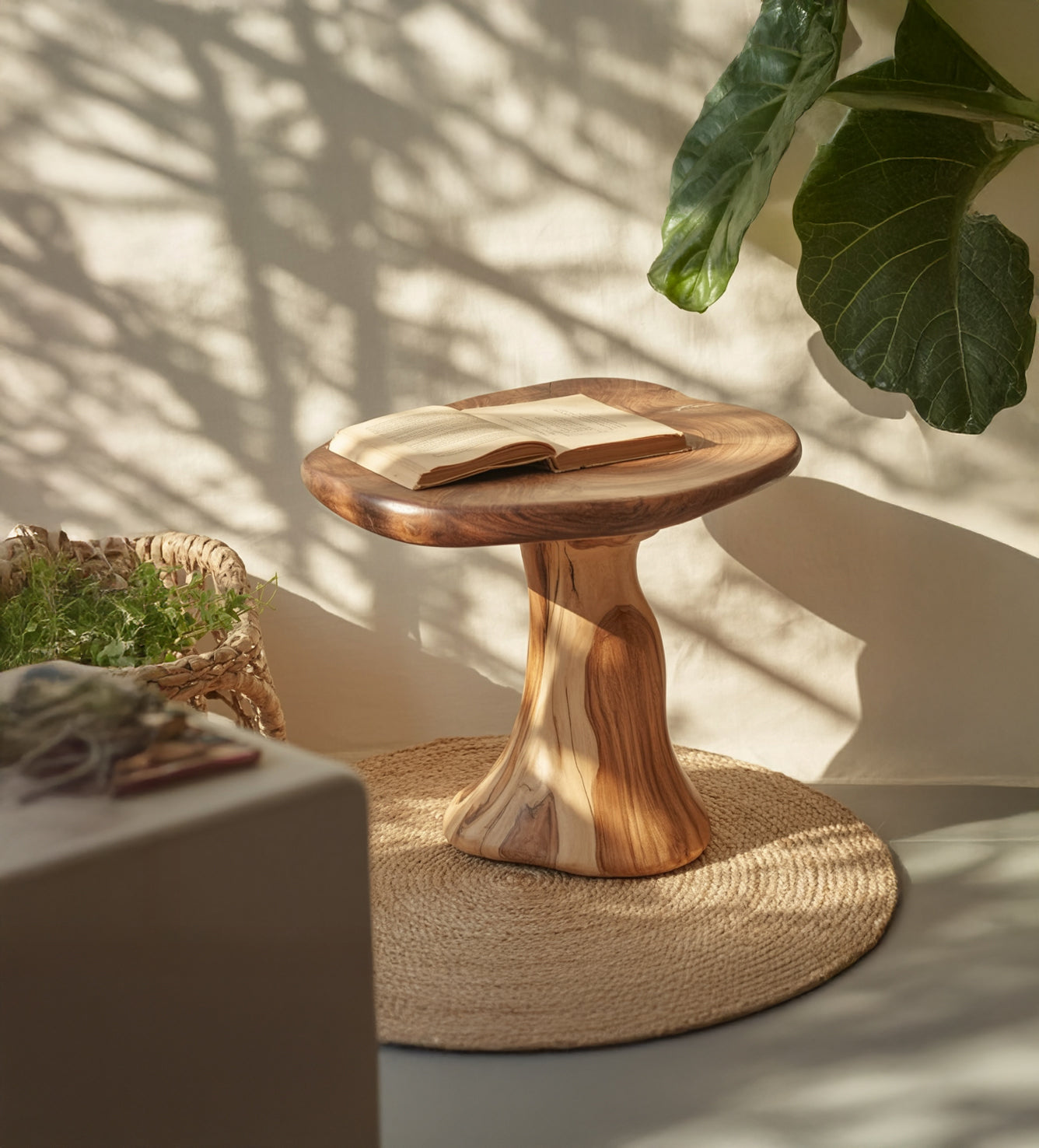 Farmhouse-Beistelltisch aus Holz – Pilz-Design für Wohnzimmer
