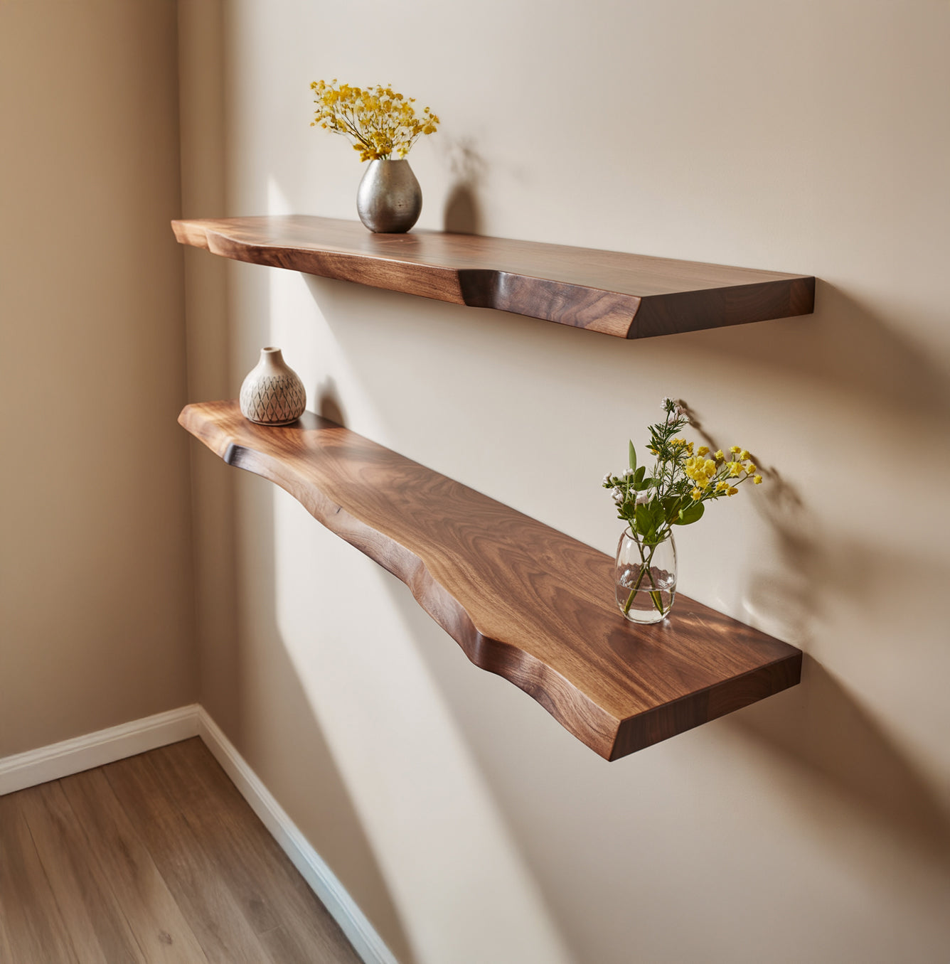 Live Edge Wandregal aus Massivholz – Schwebende Wanddeko