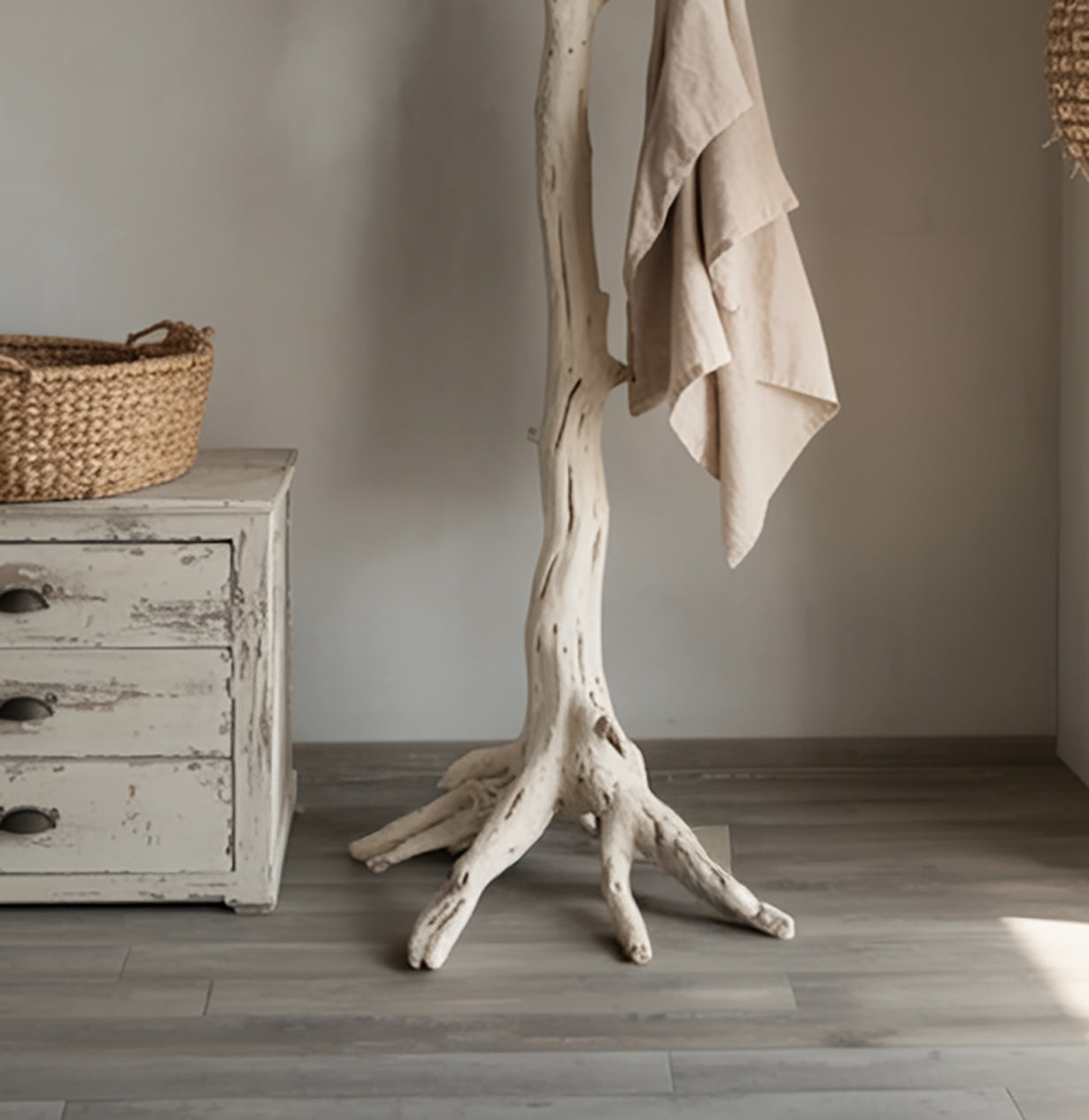 Handgefertigte Baum-Garderobe – Rustikaler Massivholz-Flurständer, umweltfreundlich