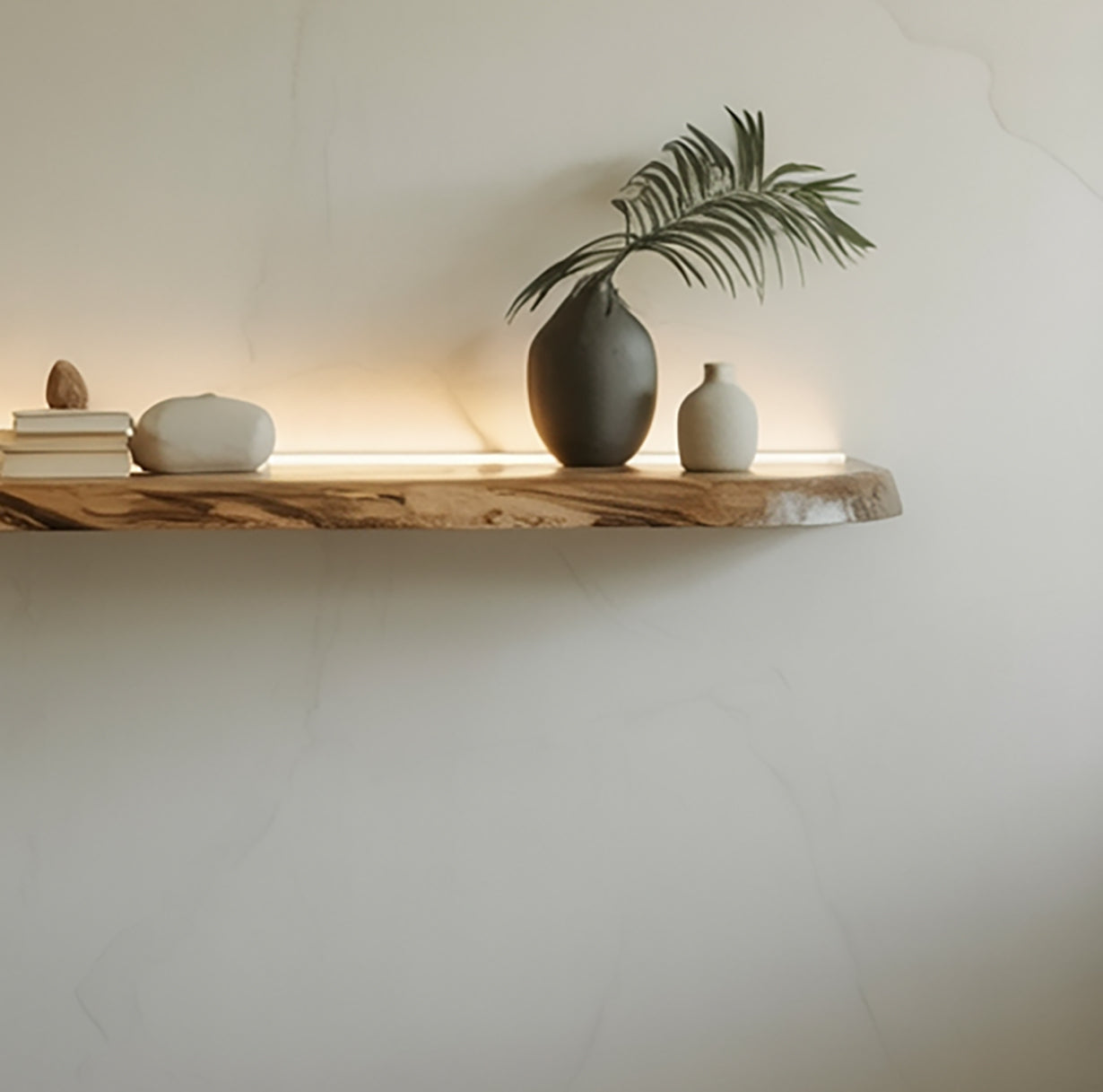 Massivholz Floating Wandregal – Rustikales Live Edge Holzregal