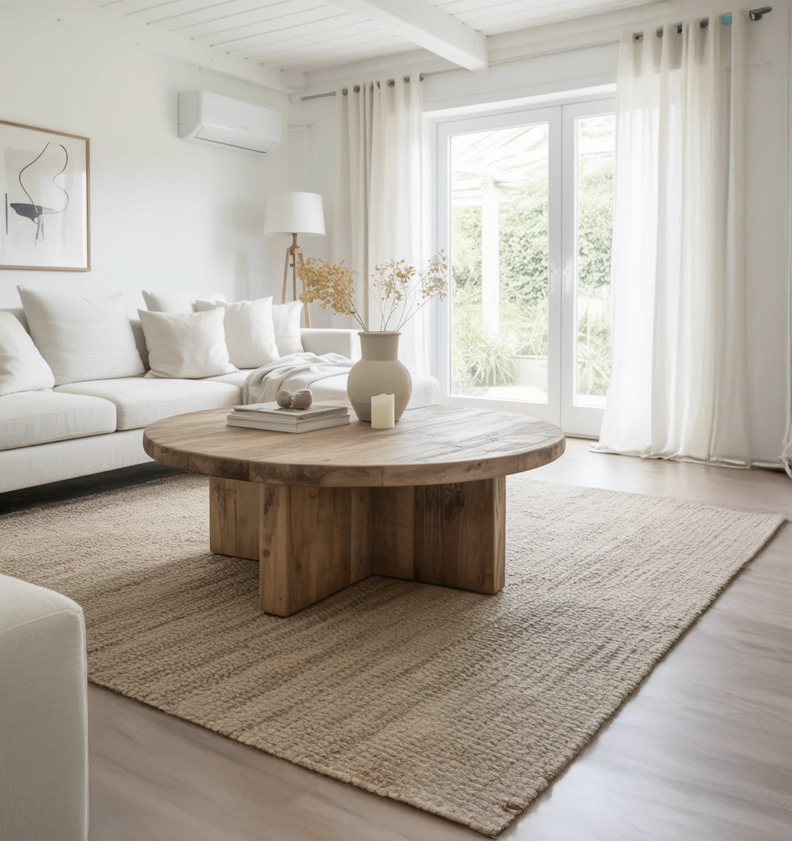 Runder Couchtisch aus recyceltem Holz – Wabi-Sabi-Designmöbel