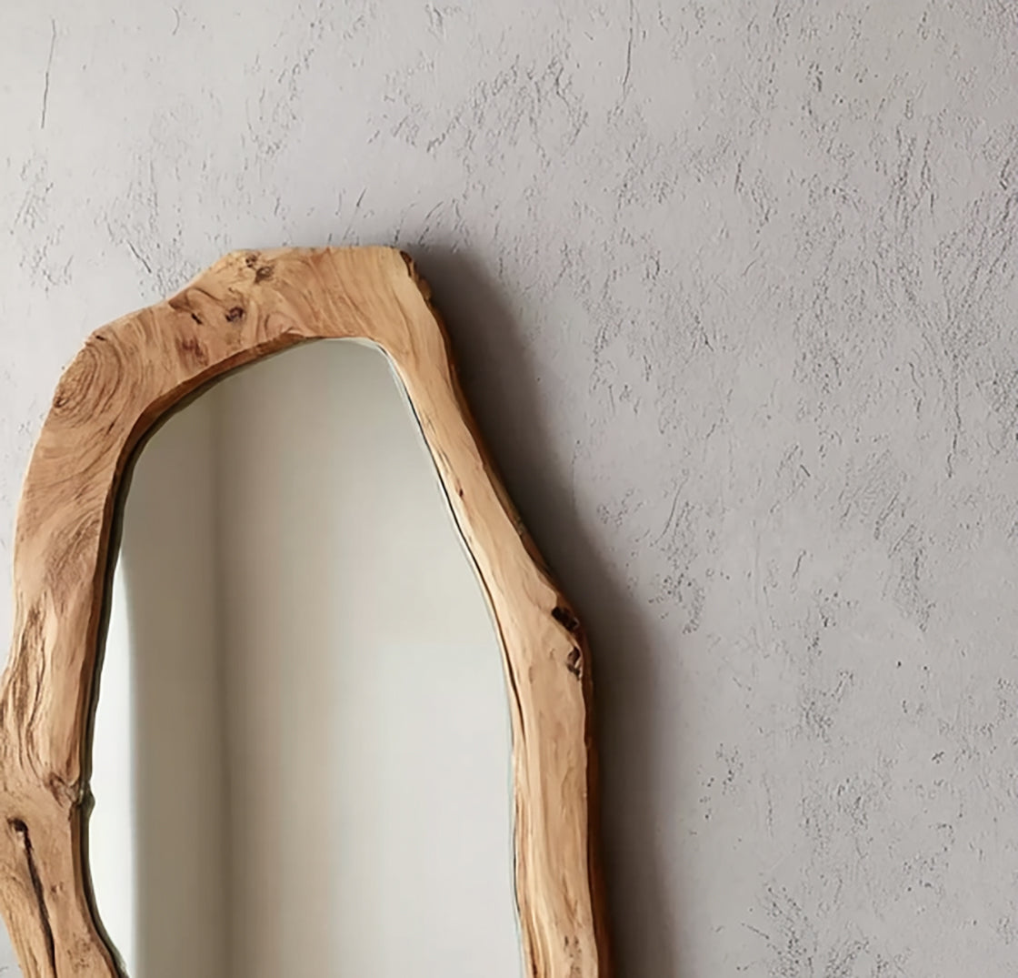 Handgefertigter Holz-Spiegelrahmen – Live-Edge aus Naturholz, rustikale Wanddekoration