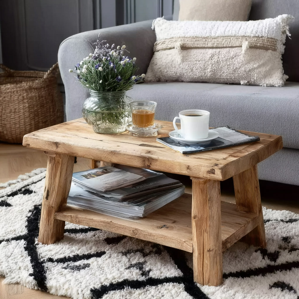 Rustikaler Couchtisch – Massivholz, recyceltes Holz mit Baumkante, Farmhouse-Stil