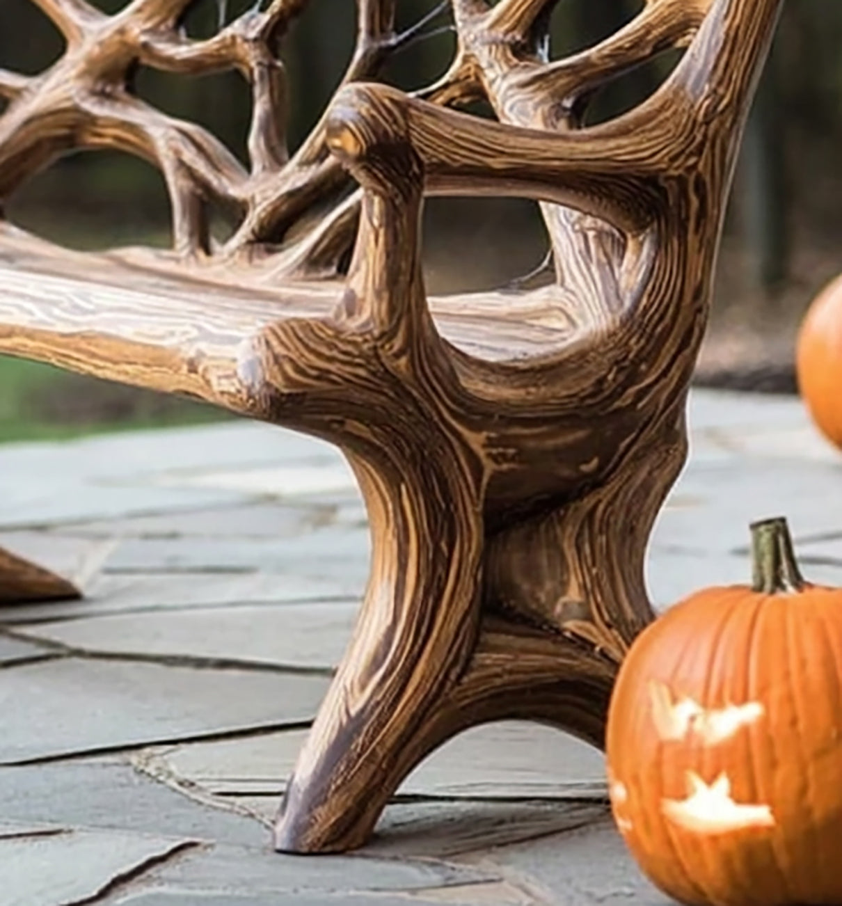 Rustikale Holzbank – Handgefertigt für Veranda und Outdoor-Halloween