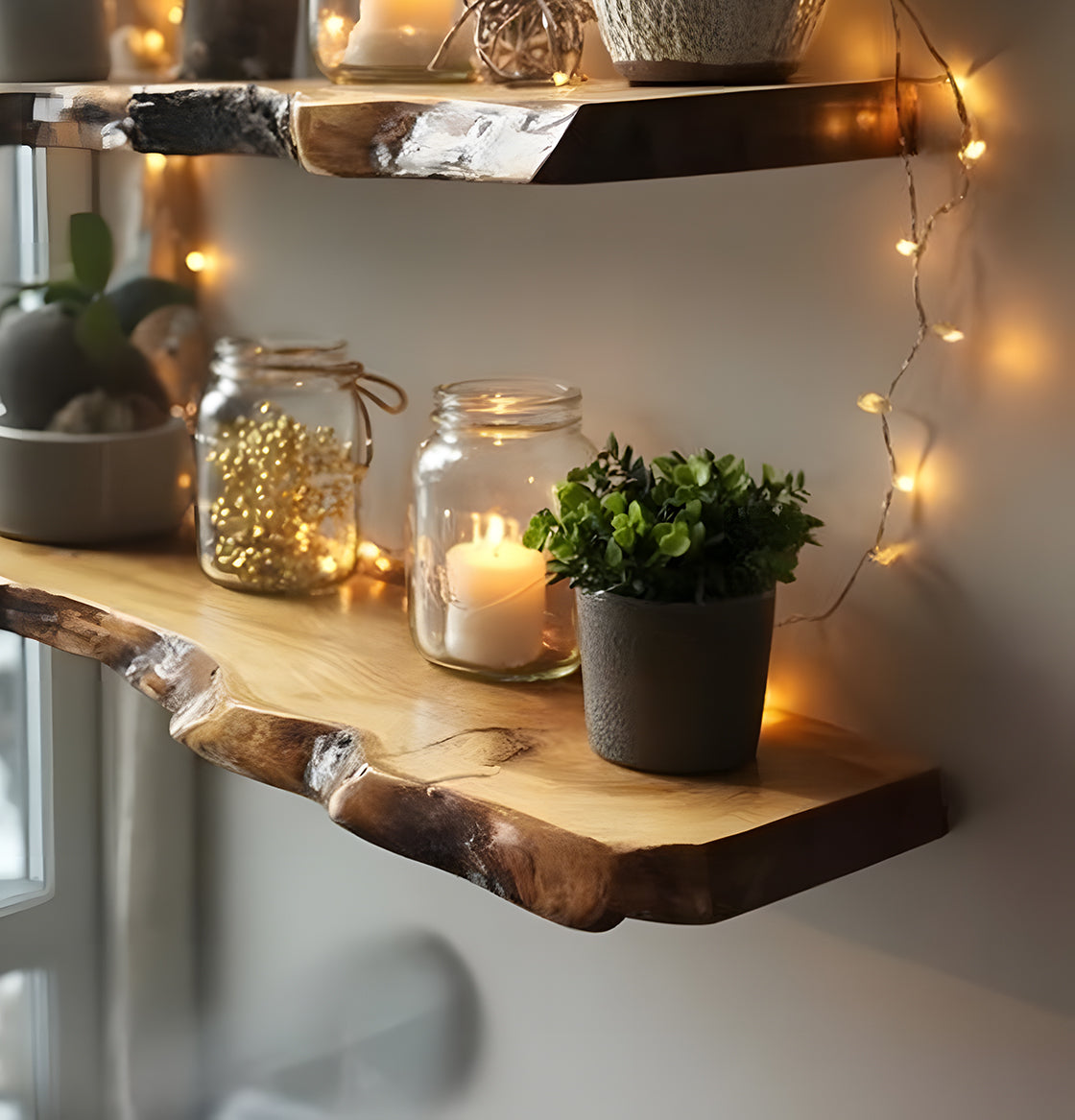Baumkanten-Regale aus Massivholz – Weihnachtsdeko im Farmhouse-Stil