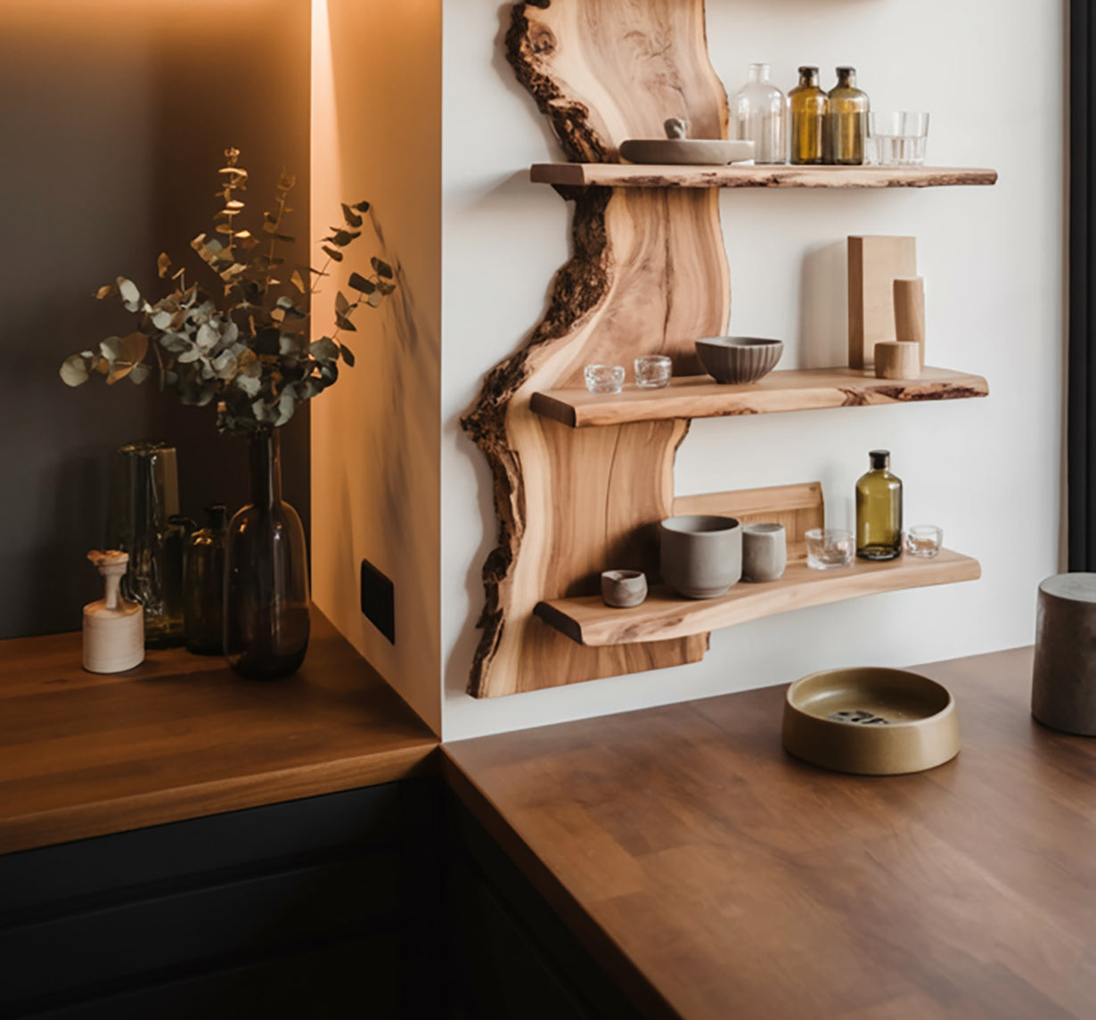 Live Edge Küchenregal schwebend – Modernes Massivholz Wandregal