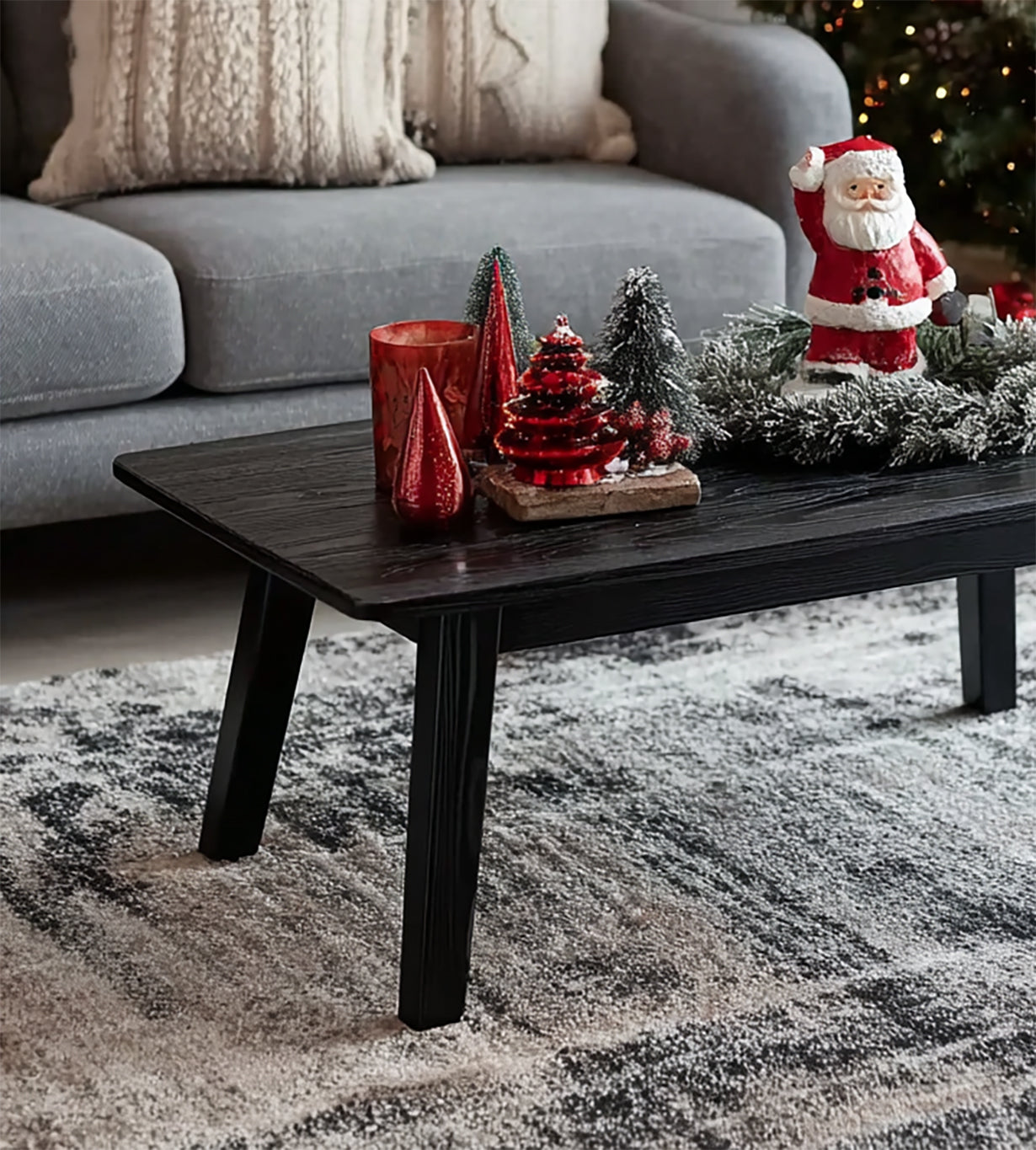 Rustikaler schwarzer Couchtisch – handgefertigt aus Massivholz für Landhausstil