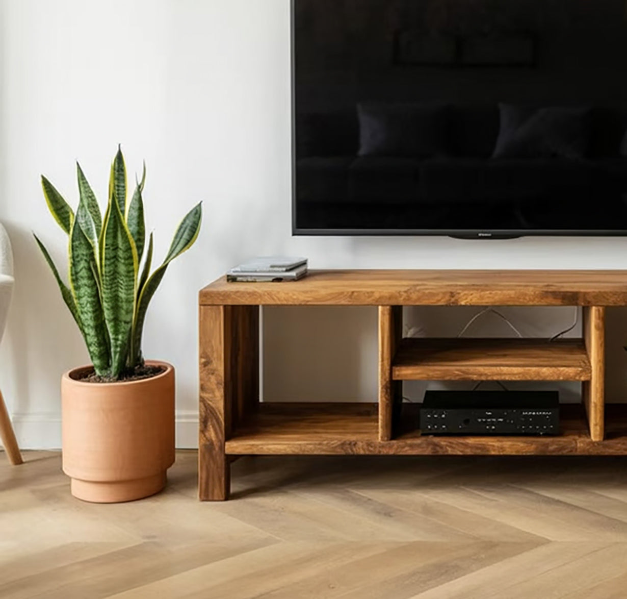 Handgefertigtes rustikales TV-Regal mit Stauraum – Schrank aus recyceltem Massivholz