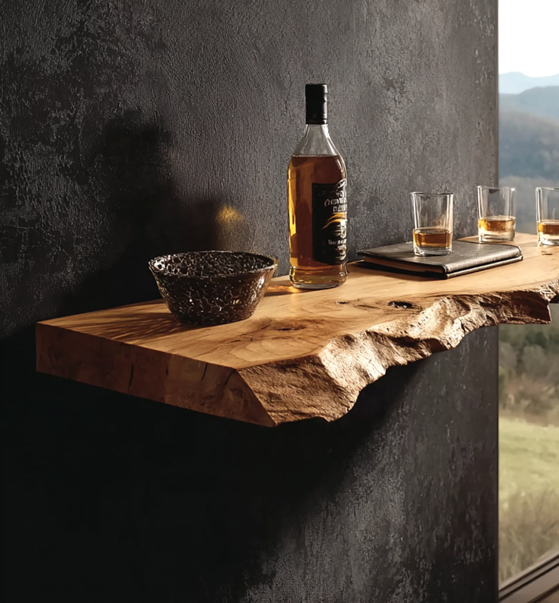 Handgefertigtes Live Edge Barregal – rustikale schwebende Massivholz-Bar