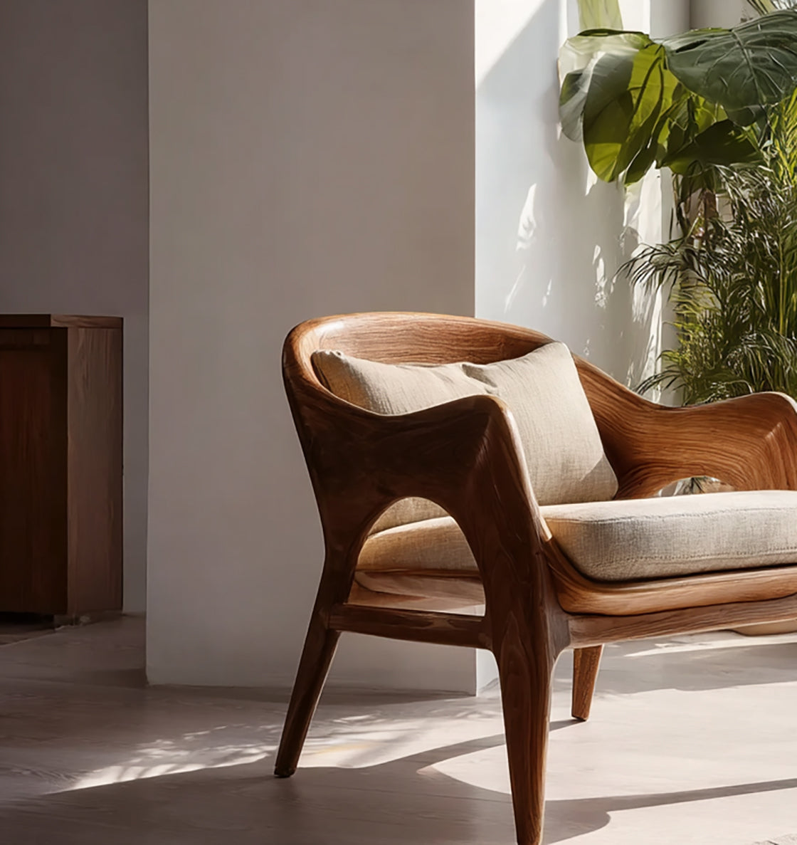 Handgefertigter Massivholz-Loungesessel – Modern & Organisch Skulptural