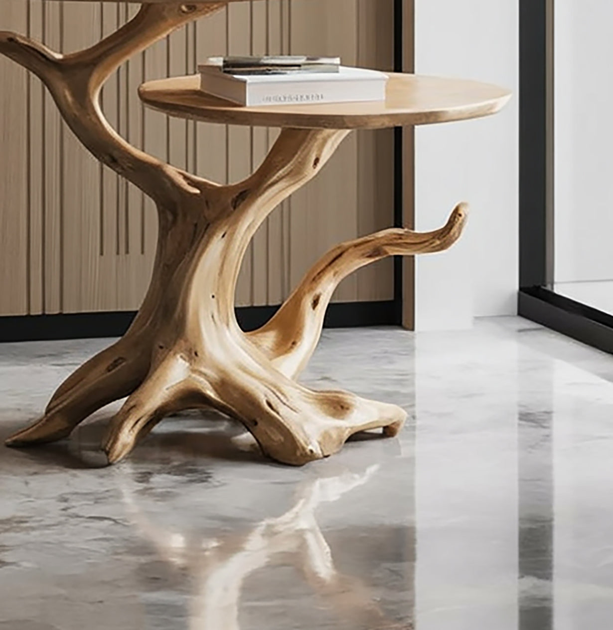 Rustikaler Beistelltisch aus Massivholz – Naturinspiriertes Baumdesign