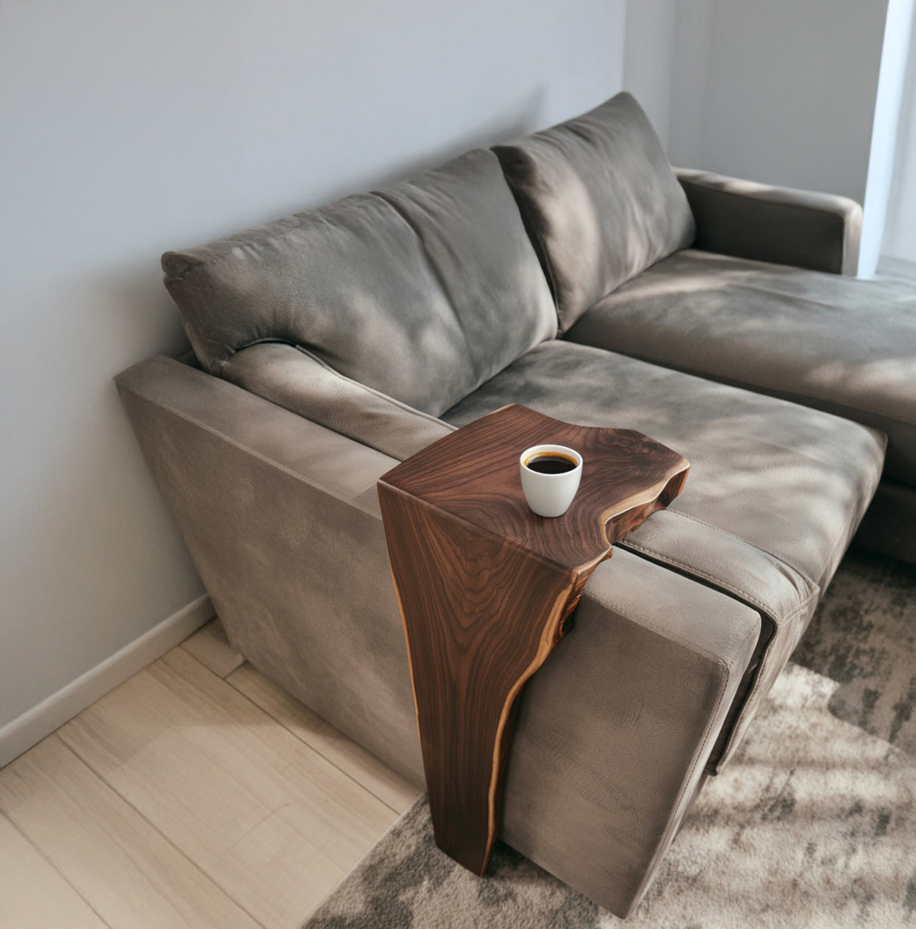 Sofa-Arm-Tisch aus Massivholz – Farmhouse Ablage für Couch-Armlehnen