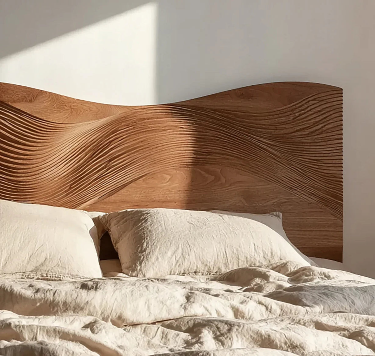 Rustikales Holzkopfteil als Statement-Stück fürs Schlafzimmer