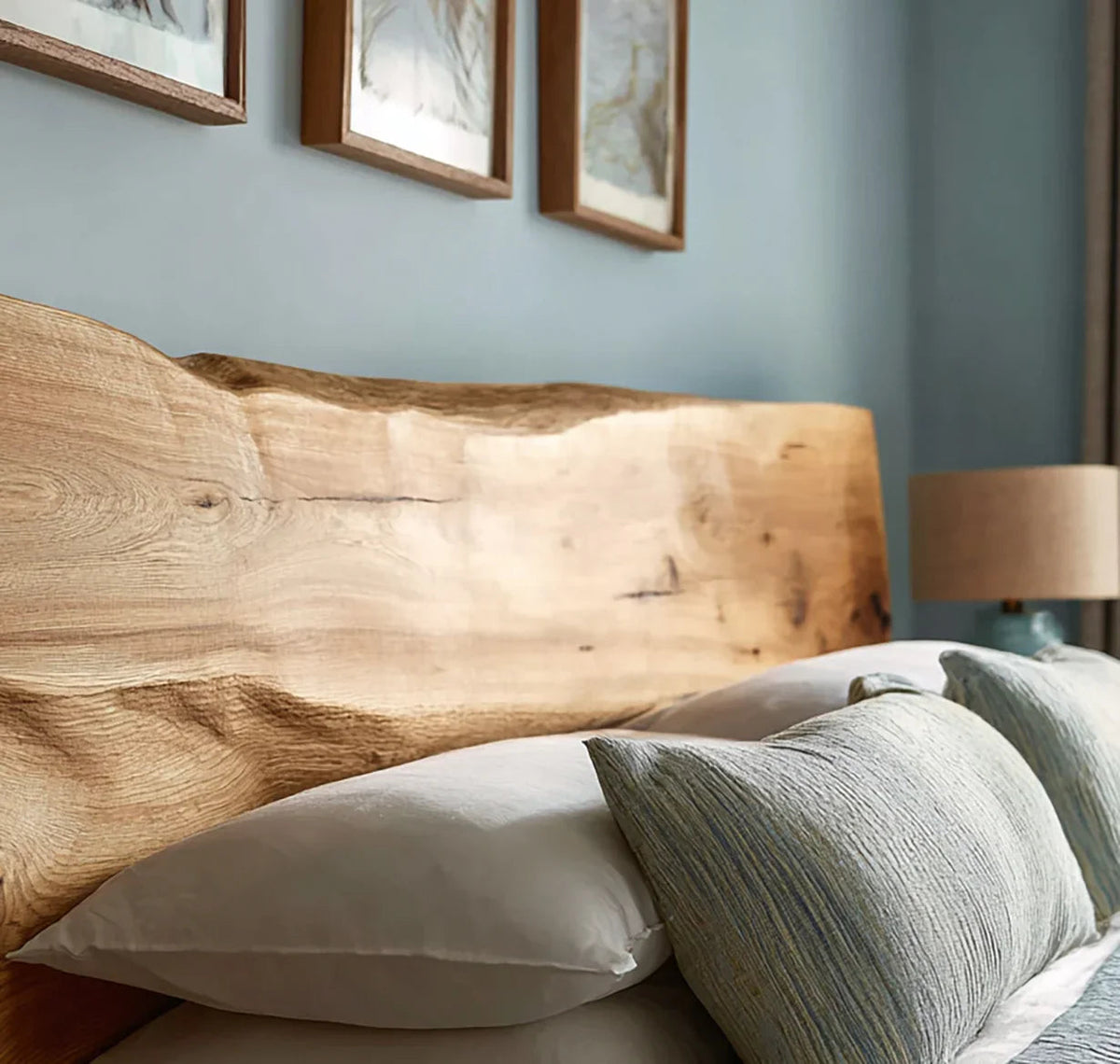 Holzkopfteil als Statement-Stück für das Schlafzimmerinterieur