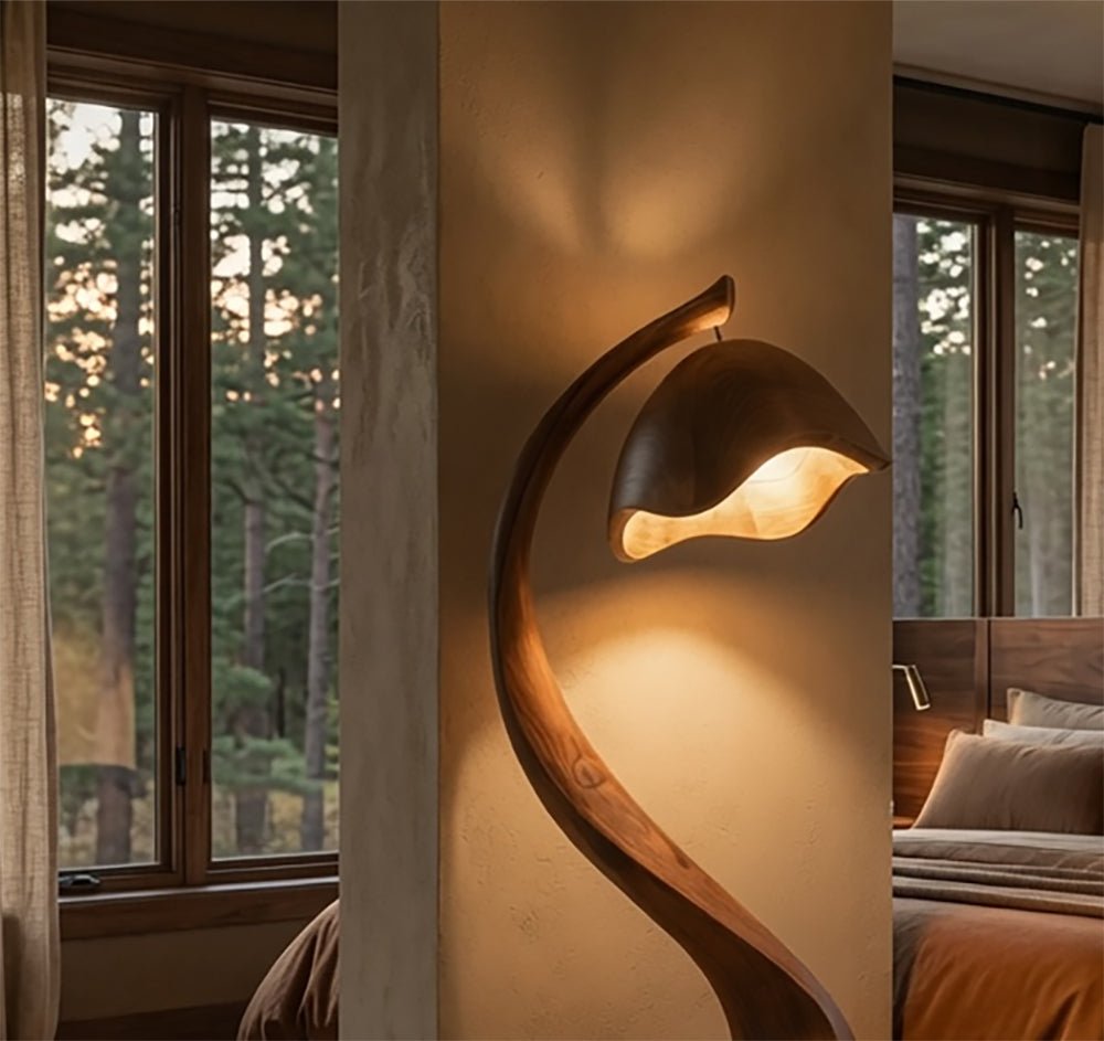 Zeitgenössische rustikale Holz-Stehlampe mit einzigartigem Charakter