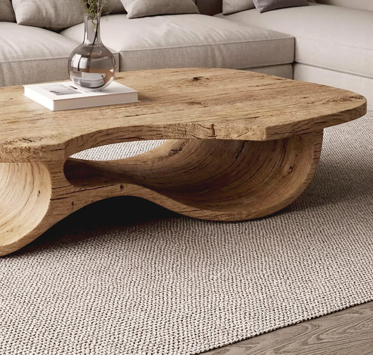 Couchtisch aus Massivholz – Handgefertigter organischer Baumkanten-Mitteltisch