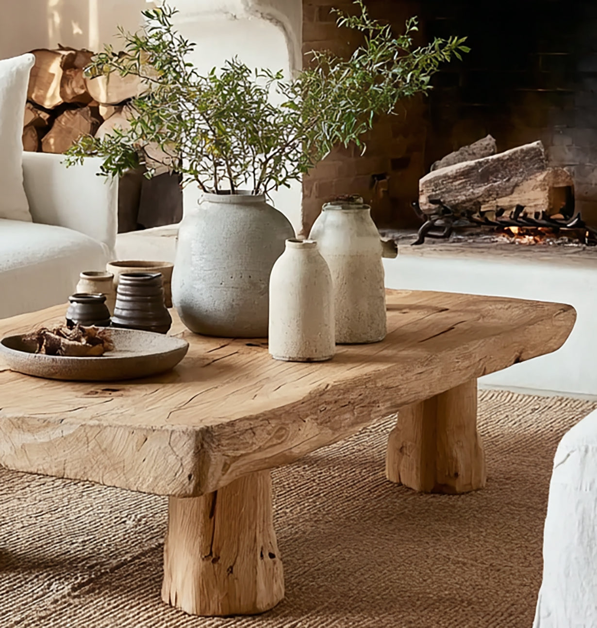 Handgefertigter Live-Edge Couchtisch aus Holz – Rustikal & Organisch