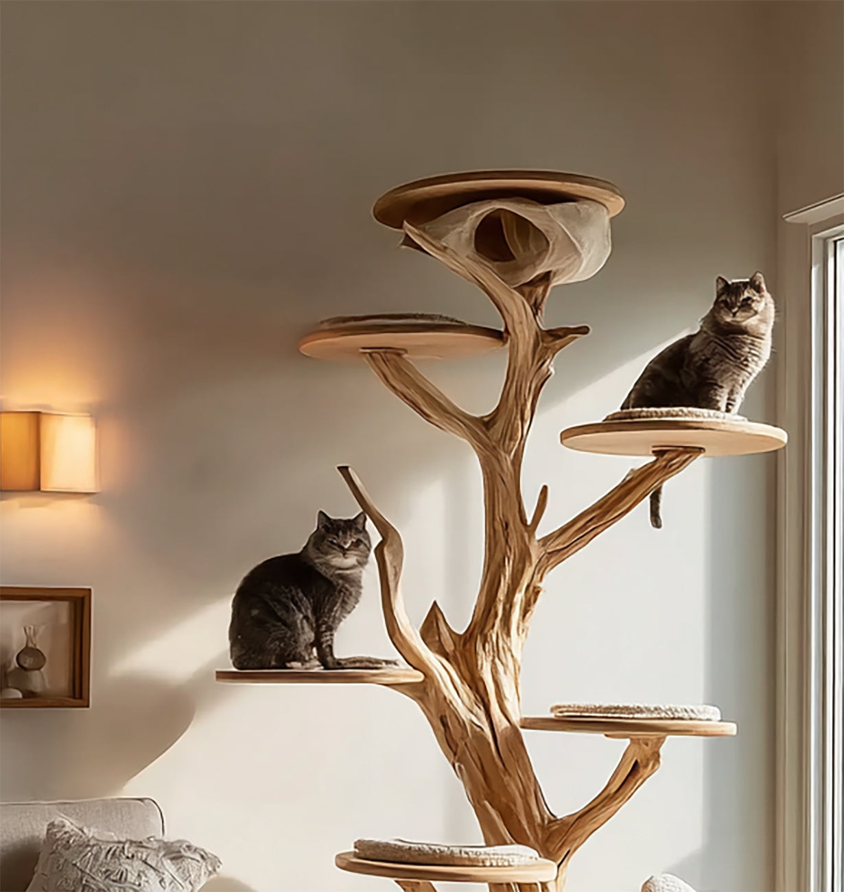 Handgefertigter Katzenbaum aus Massivholz – Mehrstöckiger Design-Kratzbaum