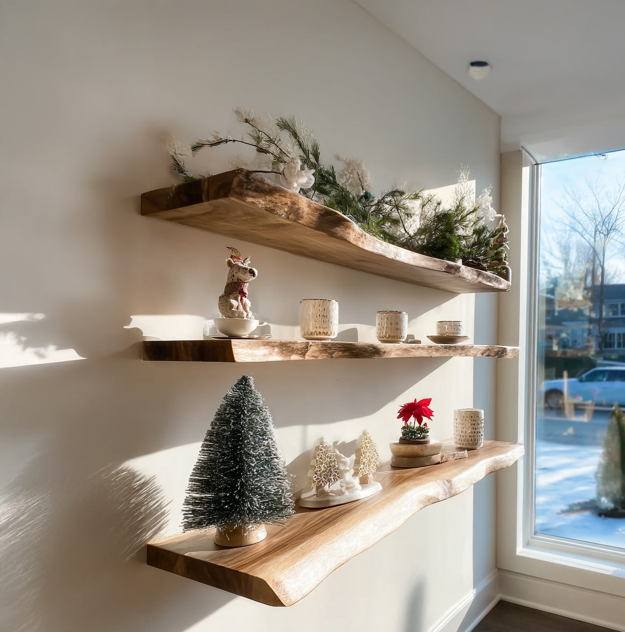 Rustikales Live-Edge Wandregal – Handgefertigte Massivholz-Deko