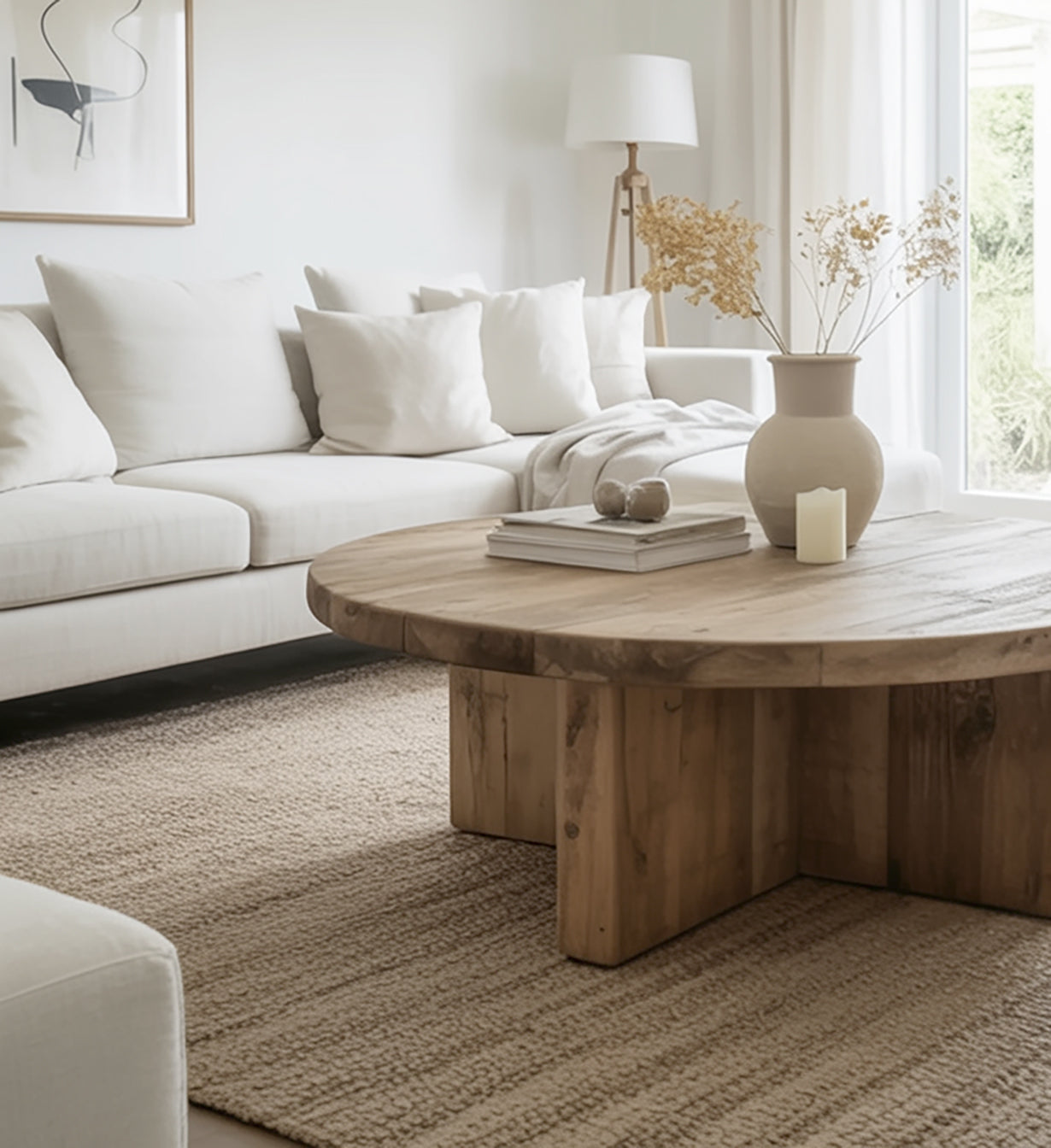 Runder Couchtisch aus recyceltem Holz – Wabi-Sabi-Designmöbel