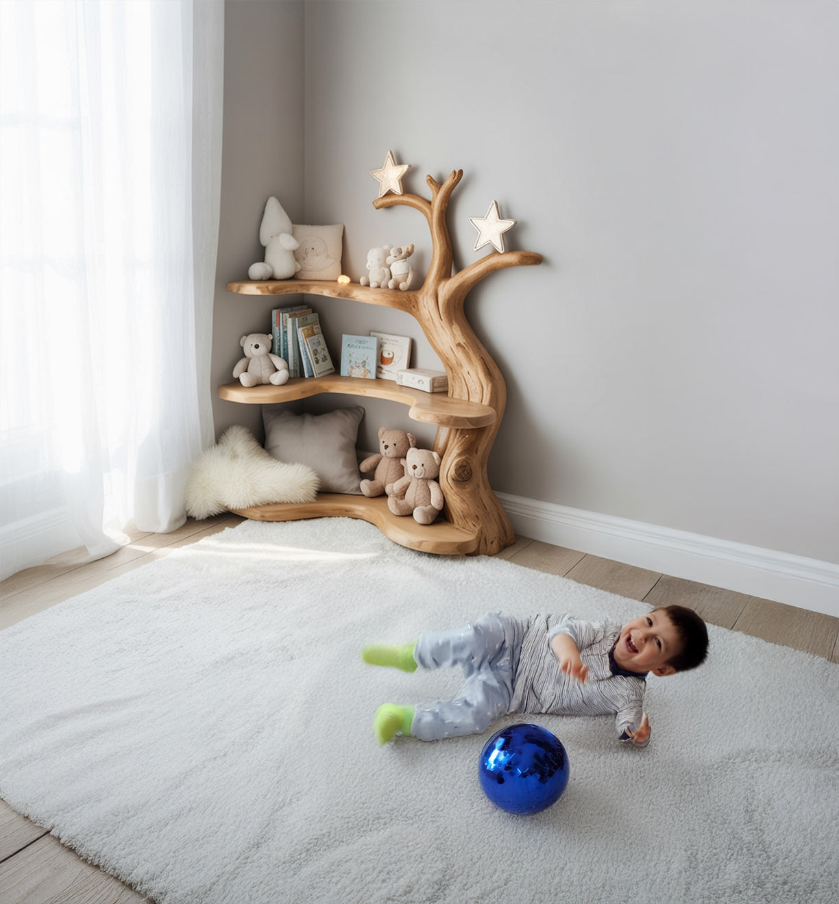 Handgefertigtes Holz-Baumregal für Kinder – rustikales Eckregal fürs Zimmer