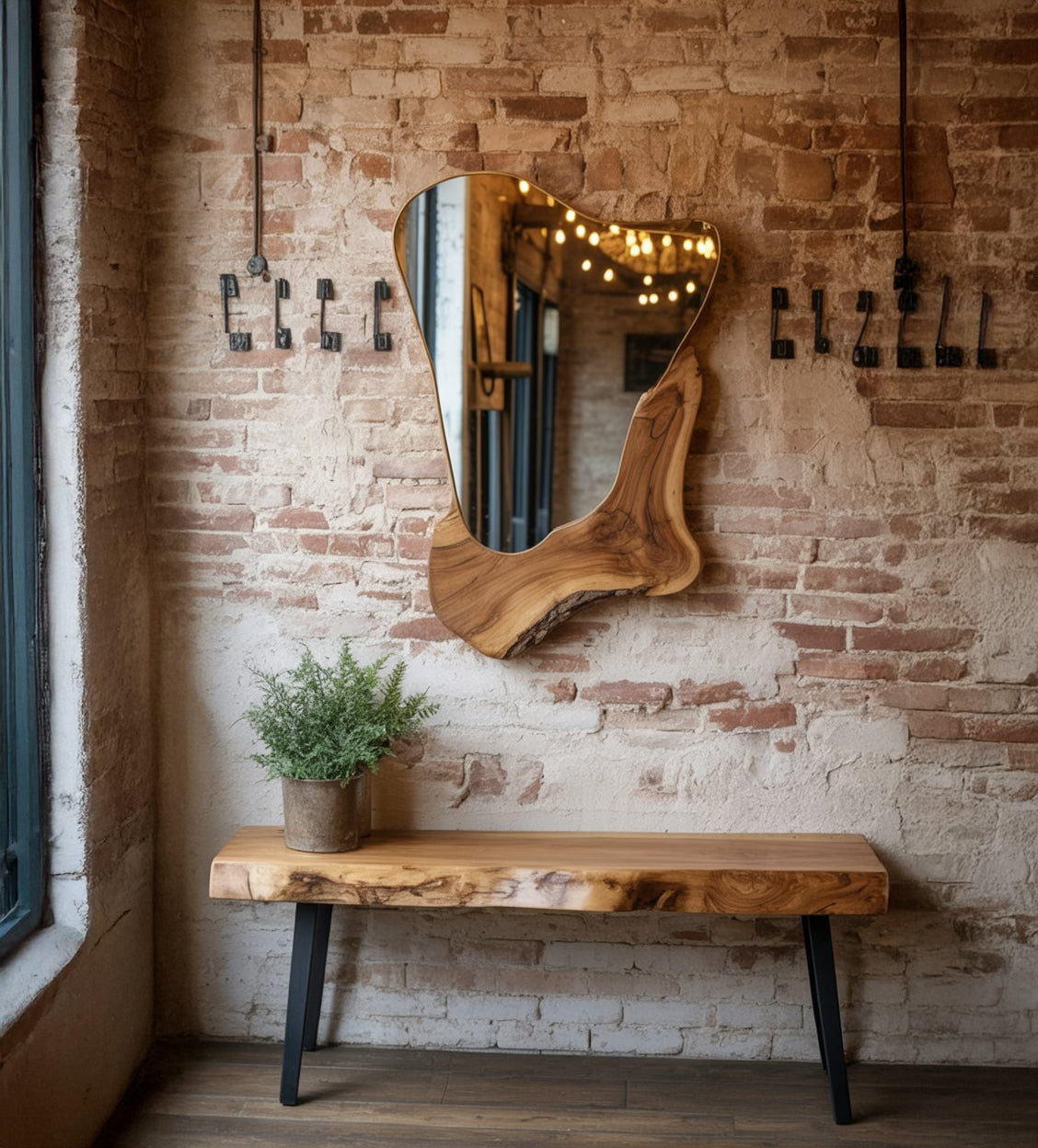Moderner Wandspiegel mit natürlicher Baumkante – handgefertigt aus Holz