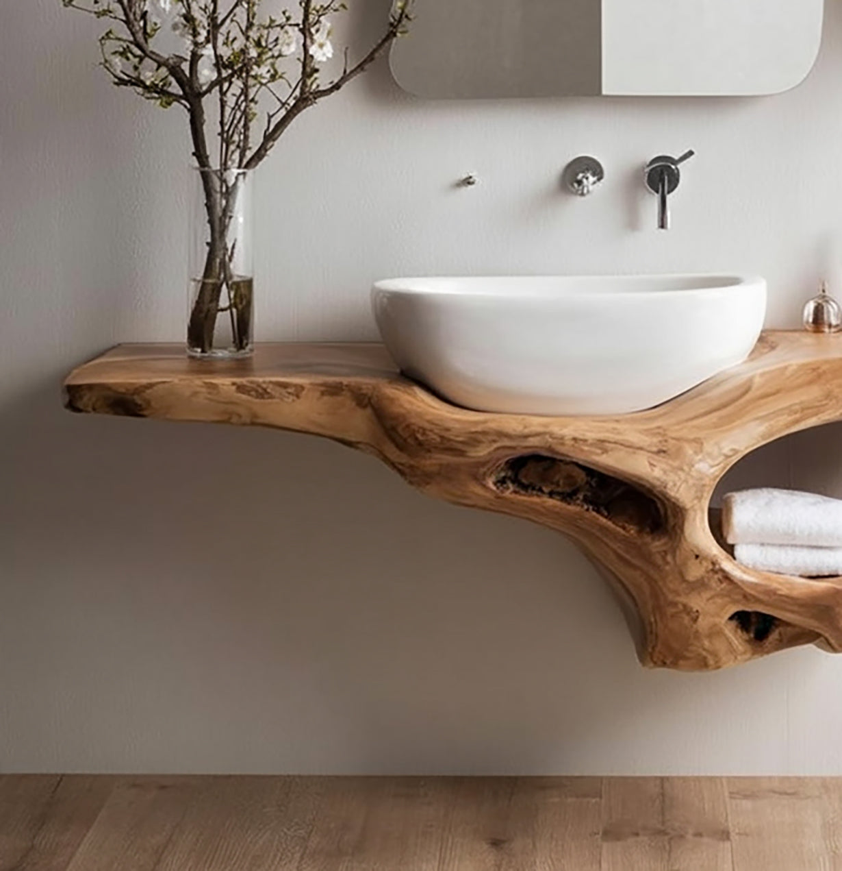 Schwebender Waschtischunterschrank aus Massivholz mit Live Edge
