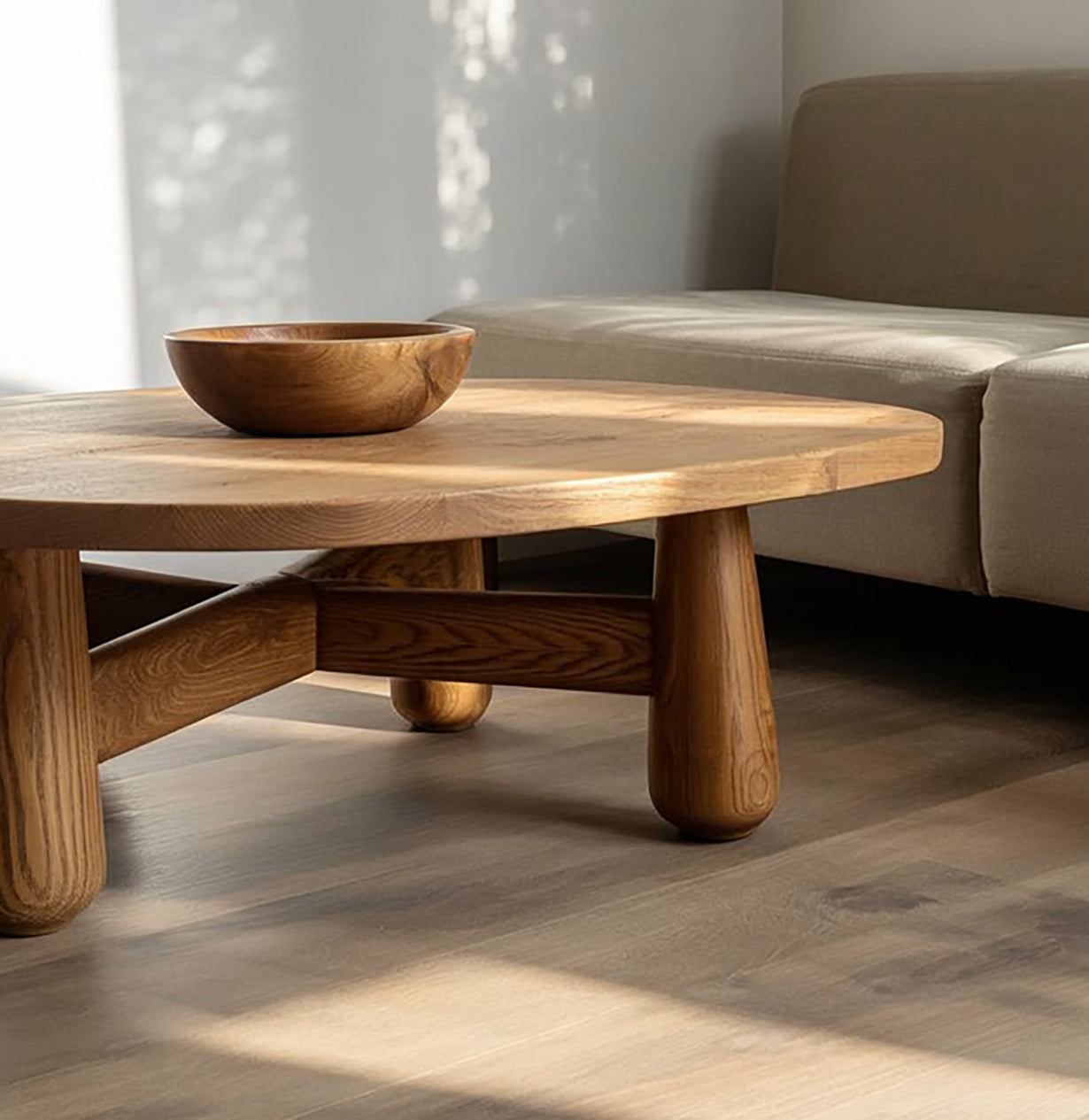 Moderner Farmhouse Couchtisch aus Massivholz mit Baumkante