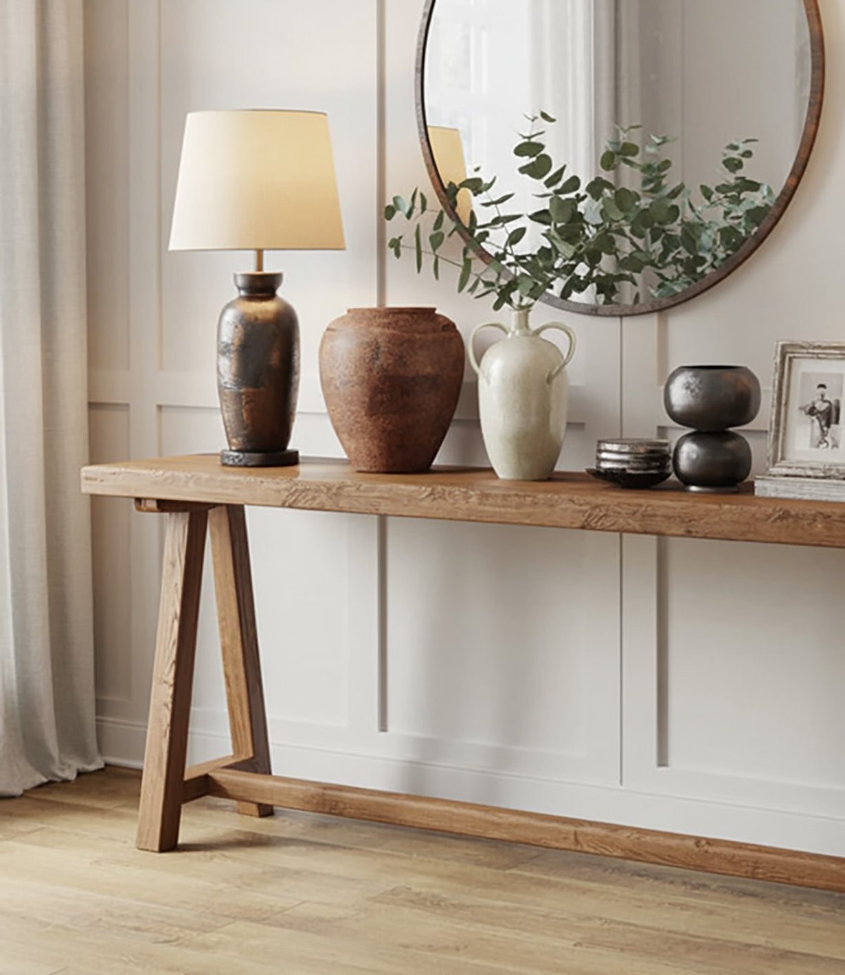 Rustikaler Konsolentisch aus recyceltem Holz – Live-Edge-Tisch für den Eingangsbereich