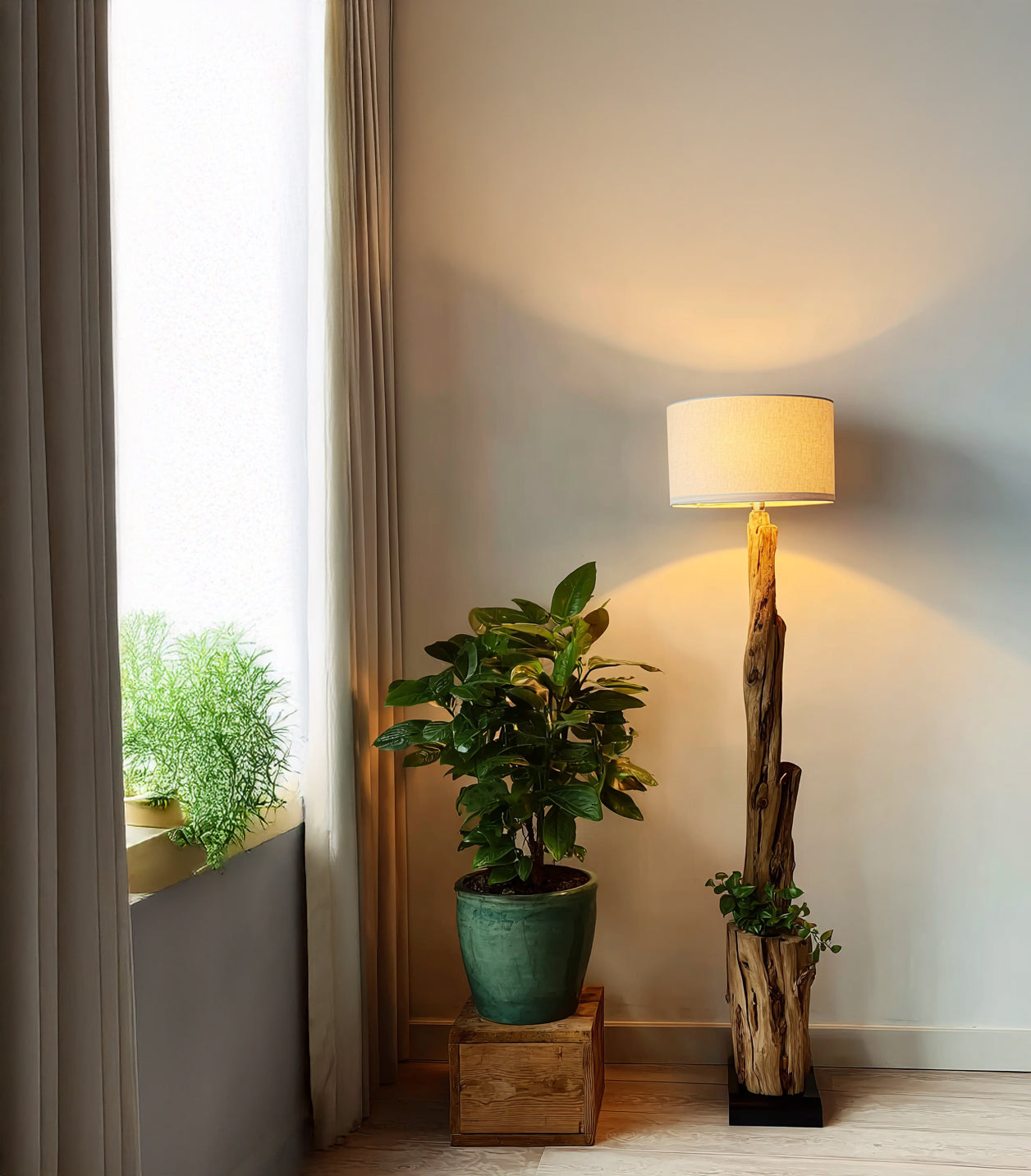 Rustikale Treibholz-Stehlampe mit Rattan-Lampenschirm, handgefertigt