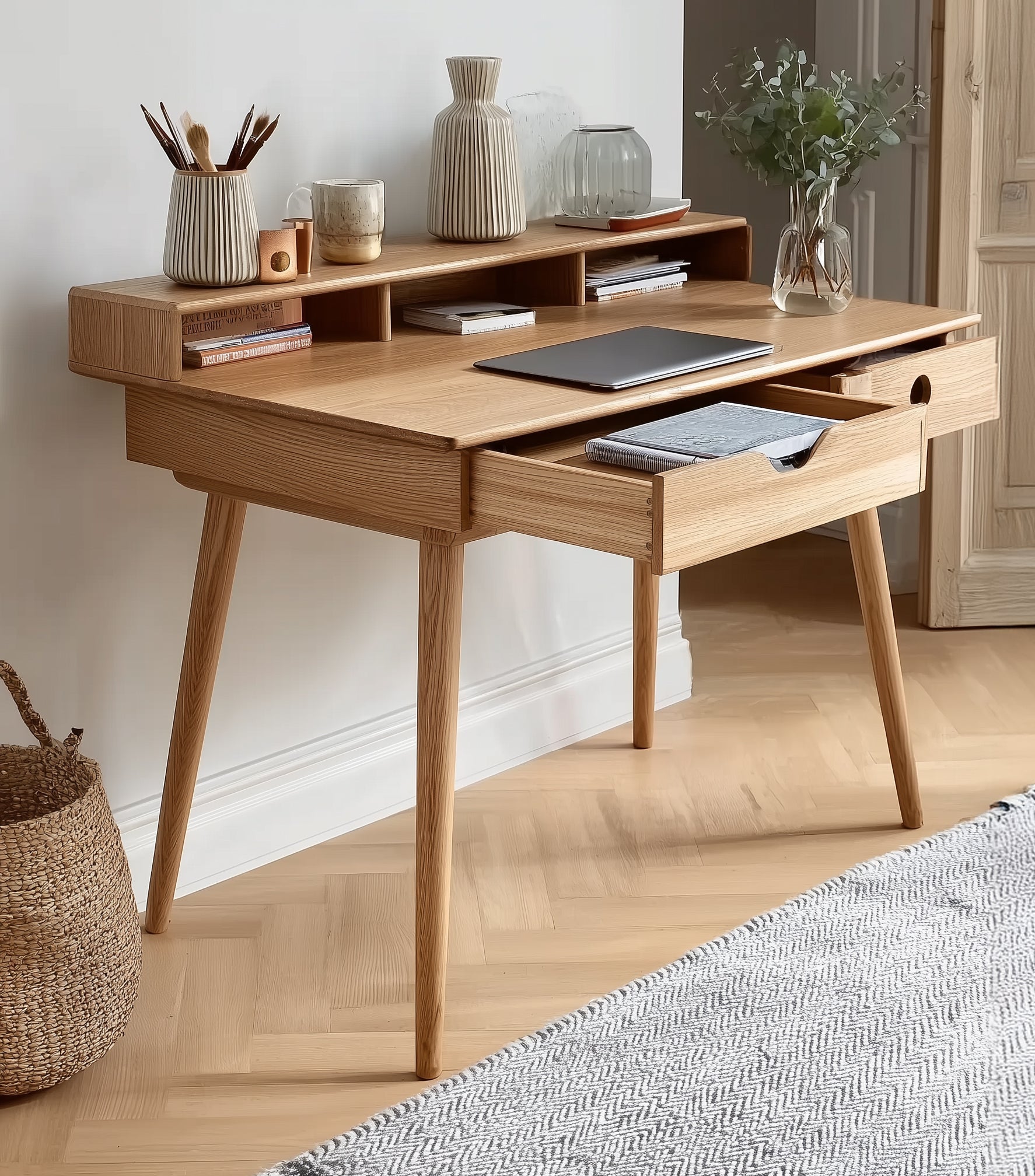 Mid-Century Schreibtisch – 2 Schubladen, Gummibaum-Beine, modern