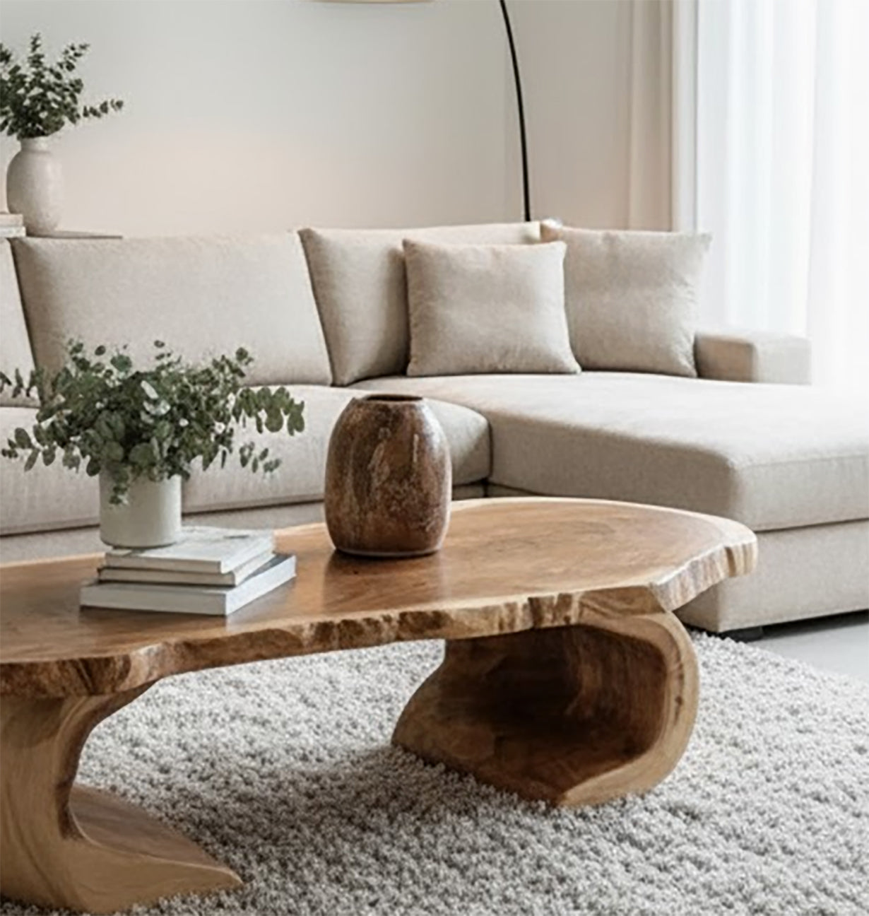 Rustikaler handgefertigter Couchtisch – Live-Edge Massivholz Farmhouse Tisch